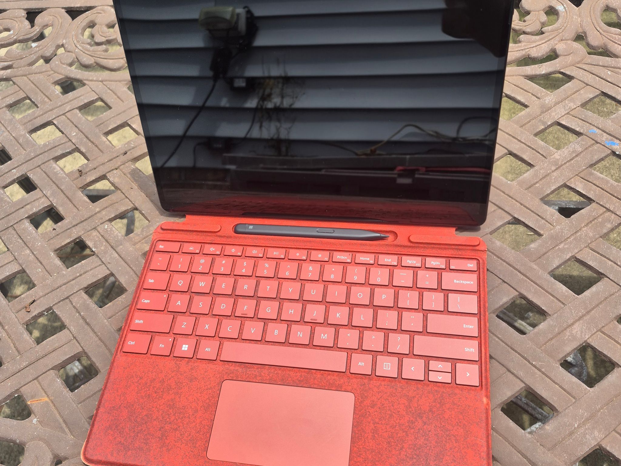 Microsoft Surface Pro 8 1TB SSD 16GB RAM Intel i7-1185G7 + Keyboard, Pen & Dock