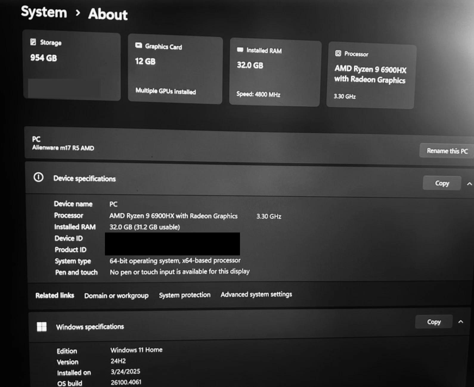 Alienware M17 R5 17.3'' (1TB SSD. AMD Ryzen 9 6900HX, 4.9GHz 32GB RAM) Laptop