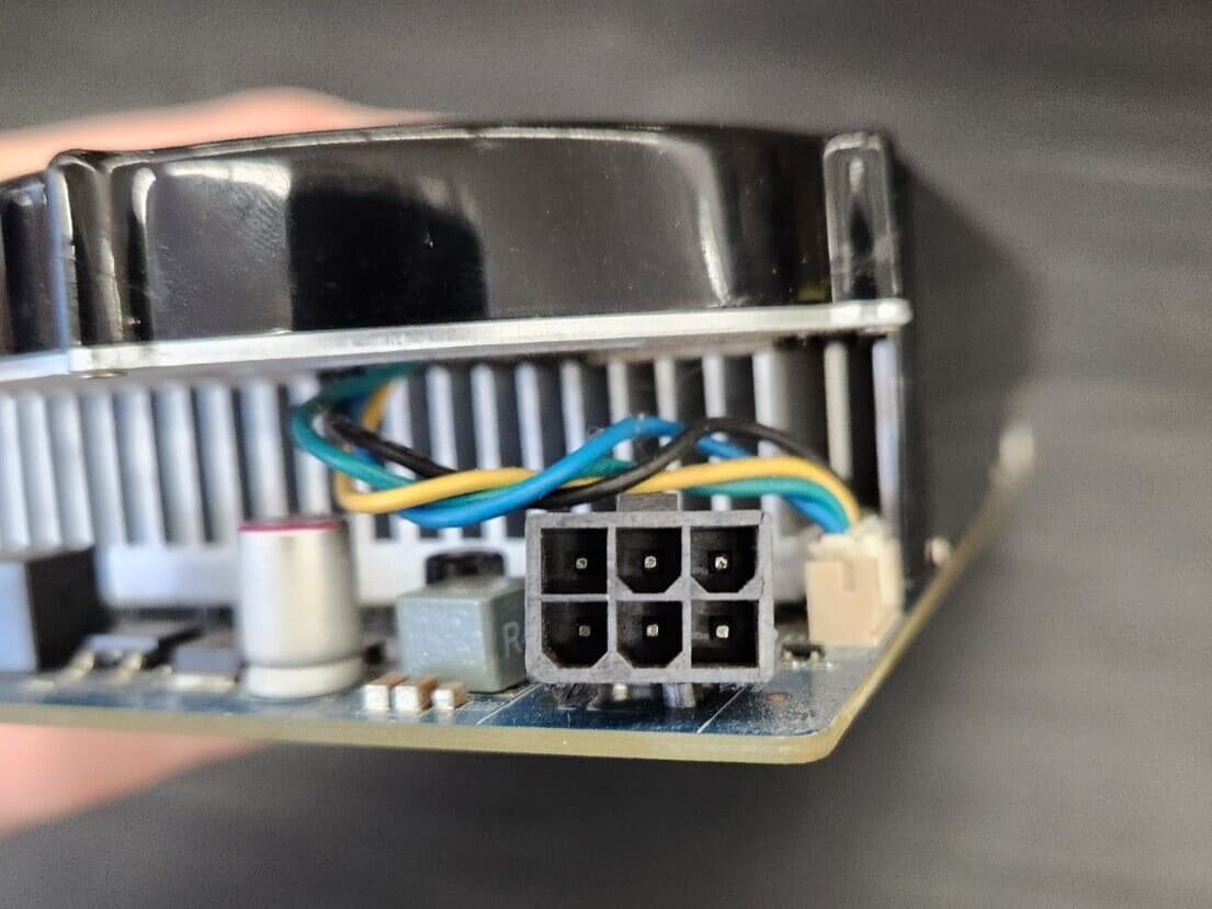 *B GRADE* ATI Radeon HD 6750 1GB GDDR5 Graphics Card - HDMI, DVI, DisplayPort