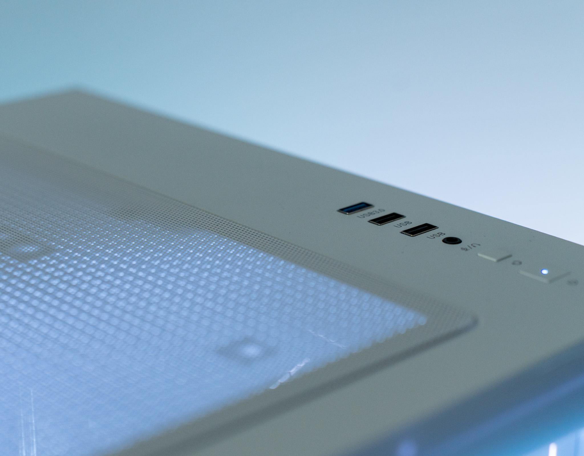 All White Gaming Computer | AMD Ryzen 5 | AMD RX 6600 | 16GB DDR4 | 1TB M.2