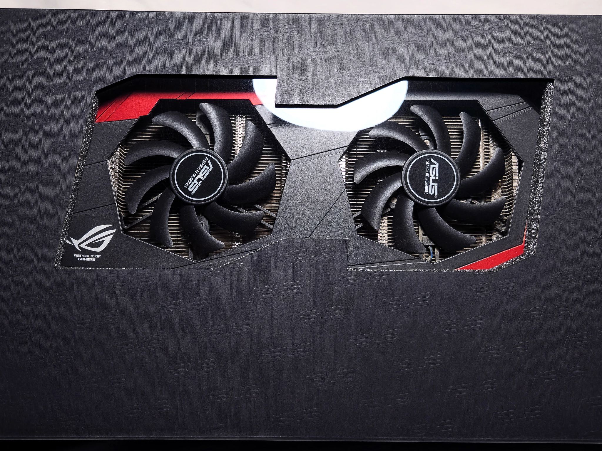 ASUS ROG POSEIDON GTX 980 Ti Platinum