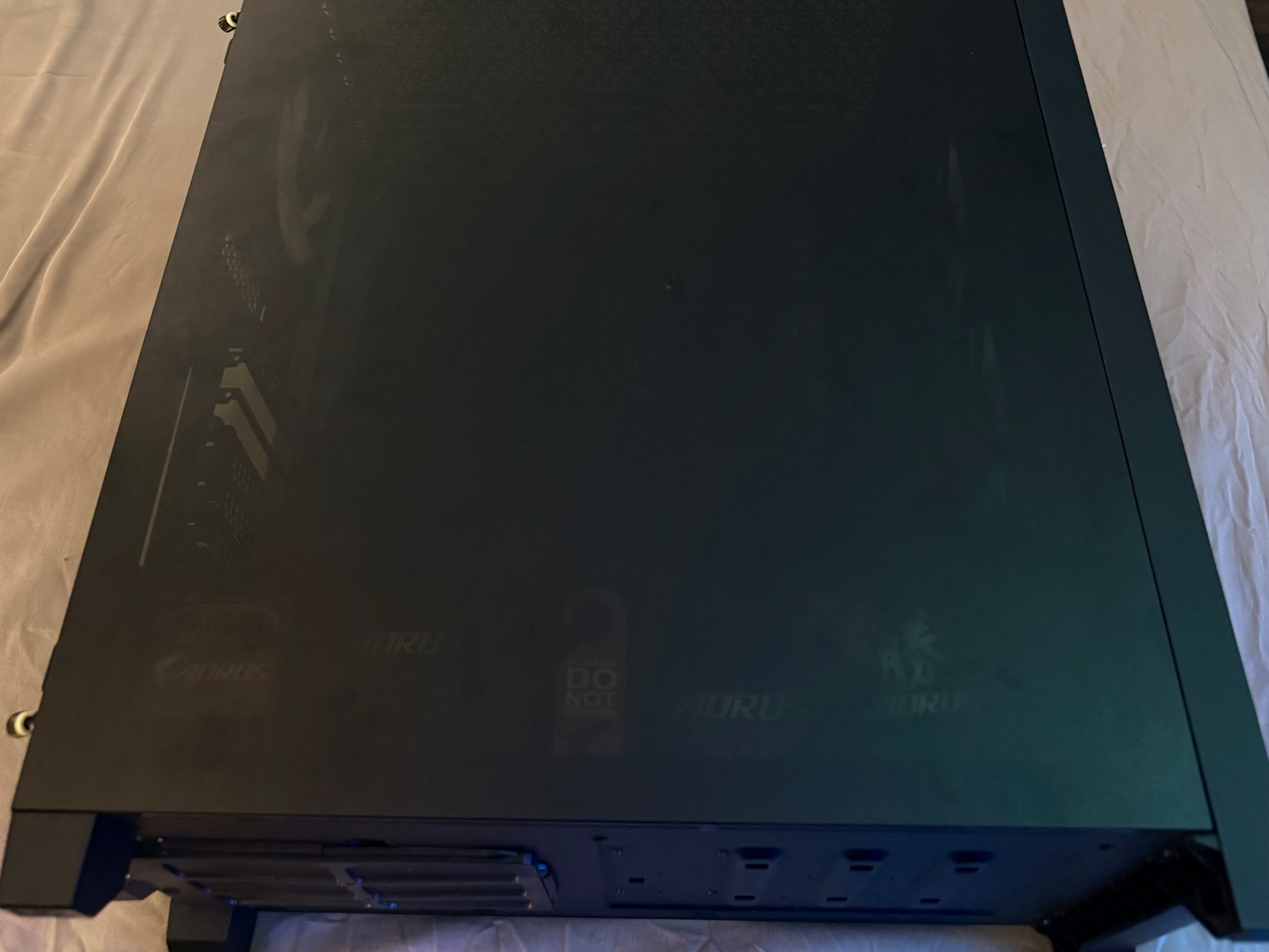 CORSAIR iCUE 4000X RGB w/ 4x pre-installed iCUE RGB Fans & Hub