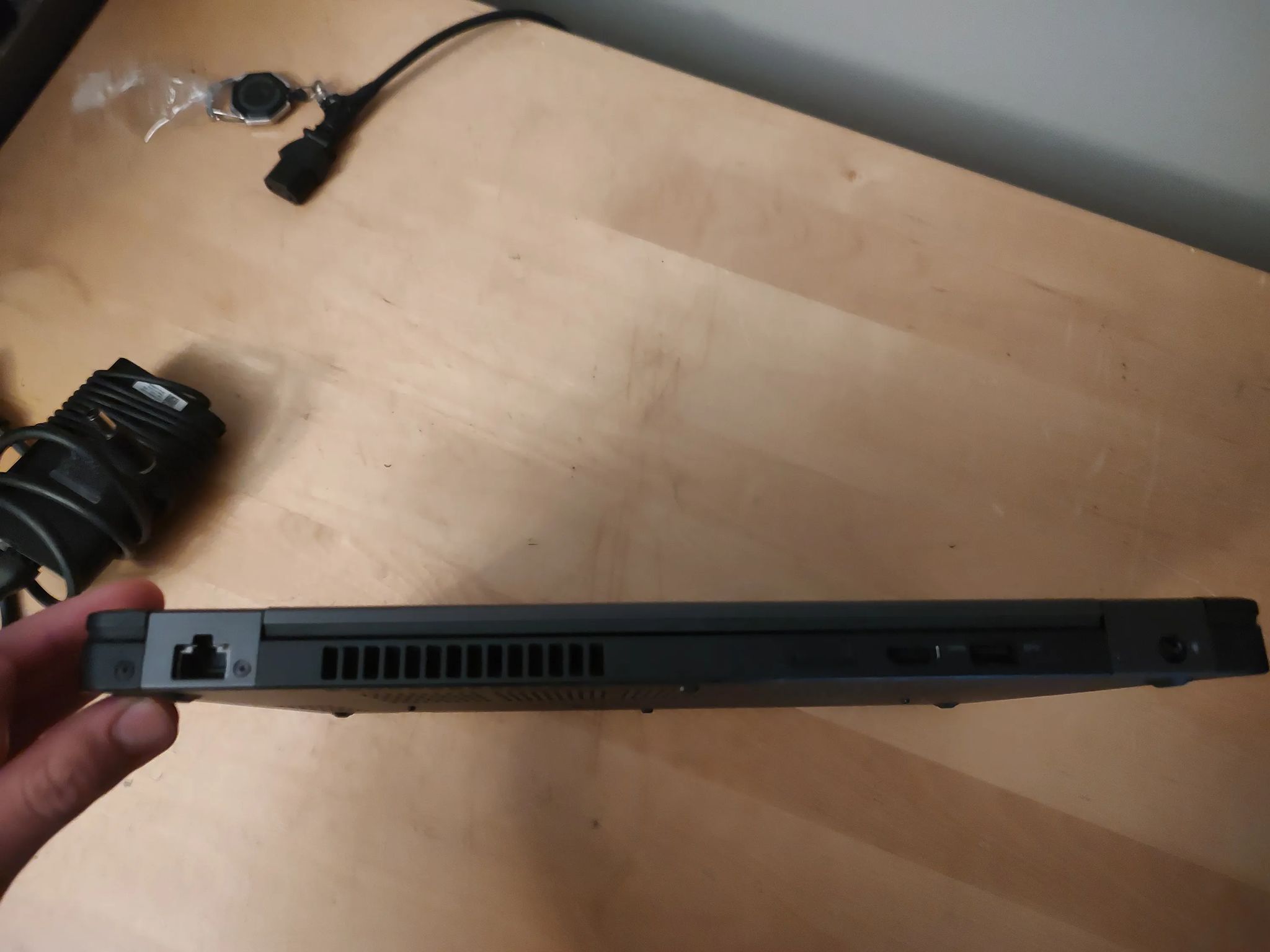 Dell Latitude 5480 14in Thin and Light Laptop - i5 7200u, 12GB DDR4, 500GB SSD