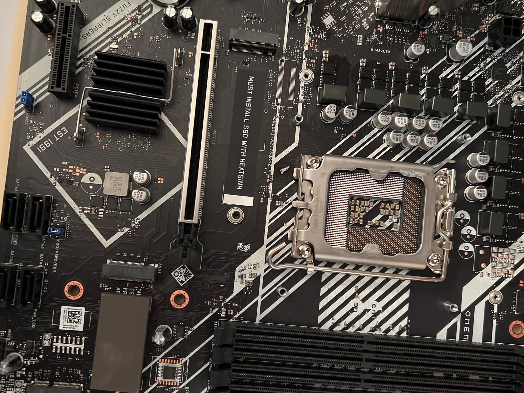 HP OMEN Z690 40L used Intel motherboard and heatsink! 