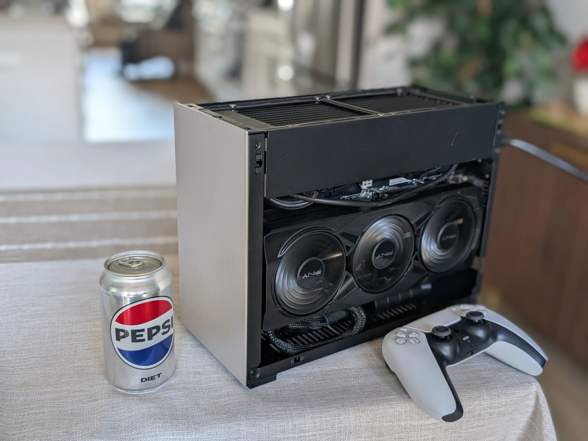 Tiny Powerhouse Gaming PC - Lian Li Dan A4-H2O Mini ITX build - 5070 Ti
