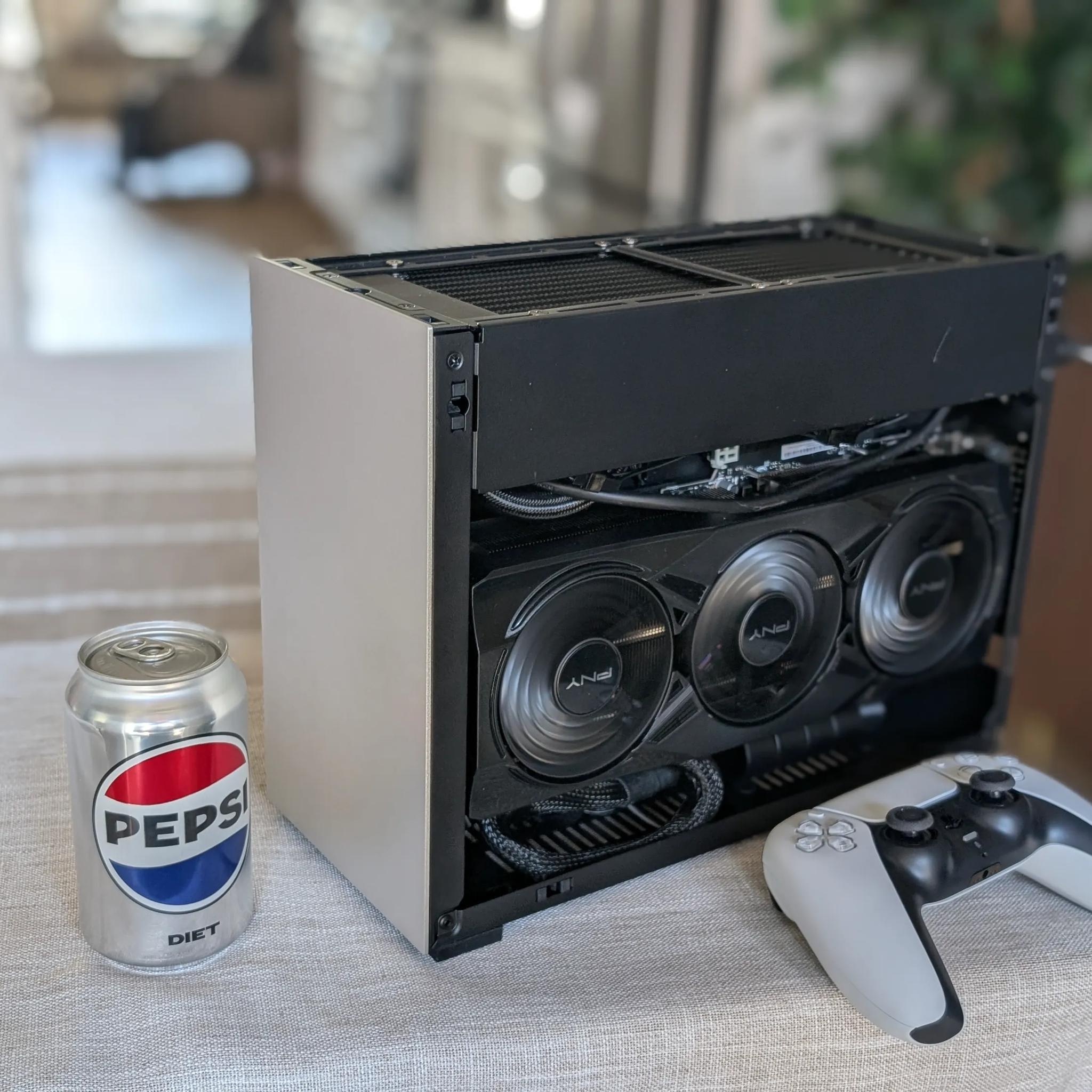 Tiny Powerhouse Gaming PC - Lian Li Dan A4-H2O Mini ITX build - 5070 Ti
