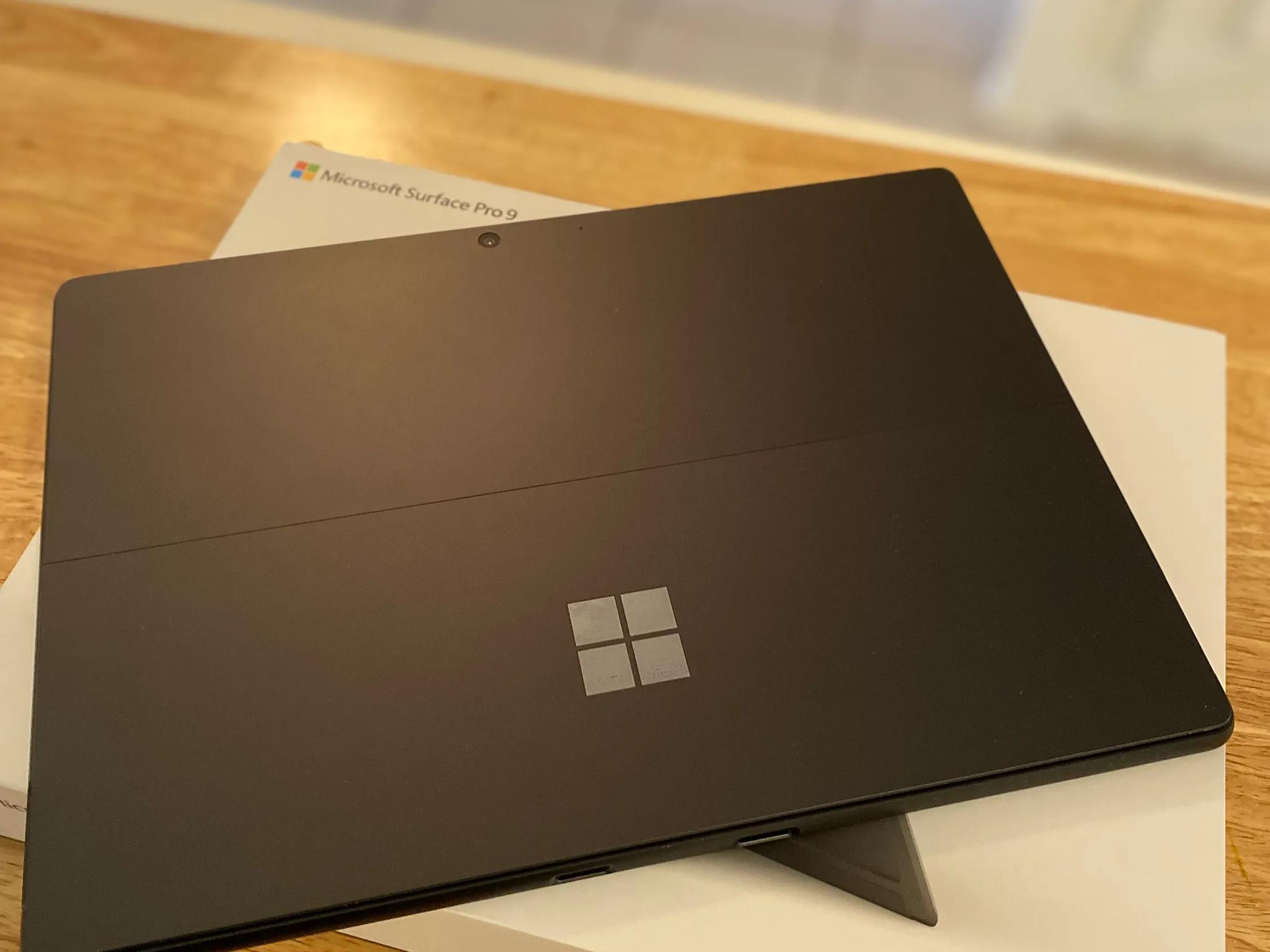 Microsoft Surface PRO 9 Model 2038 / Wi-Fi 6E connectivity / Bluetooth® Wireless 5.1 technology
