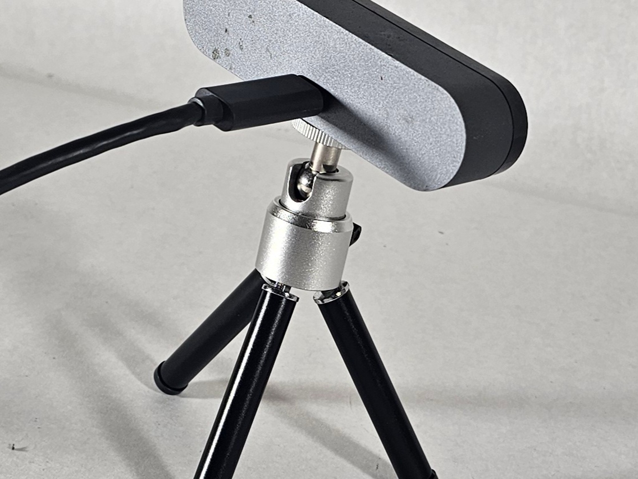 Logitech Logi Webcam with Tripod USB-C