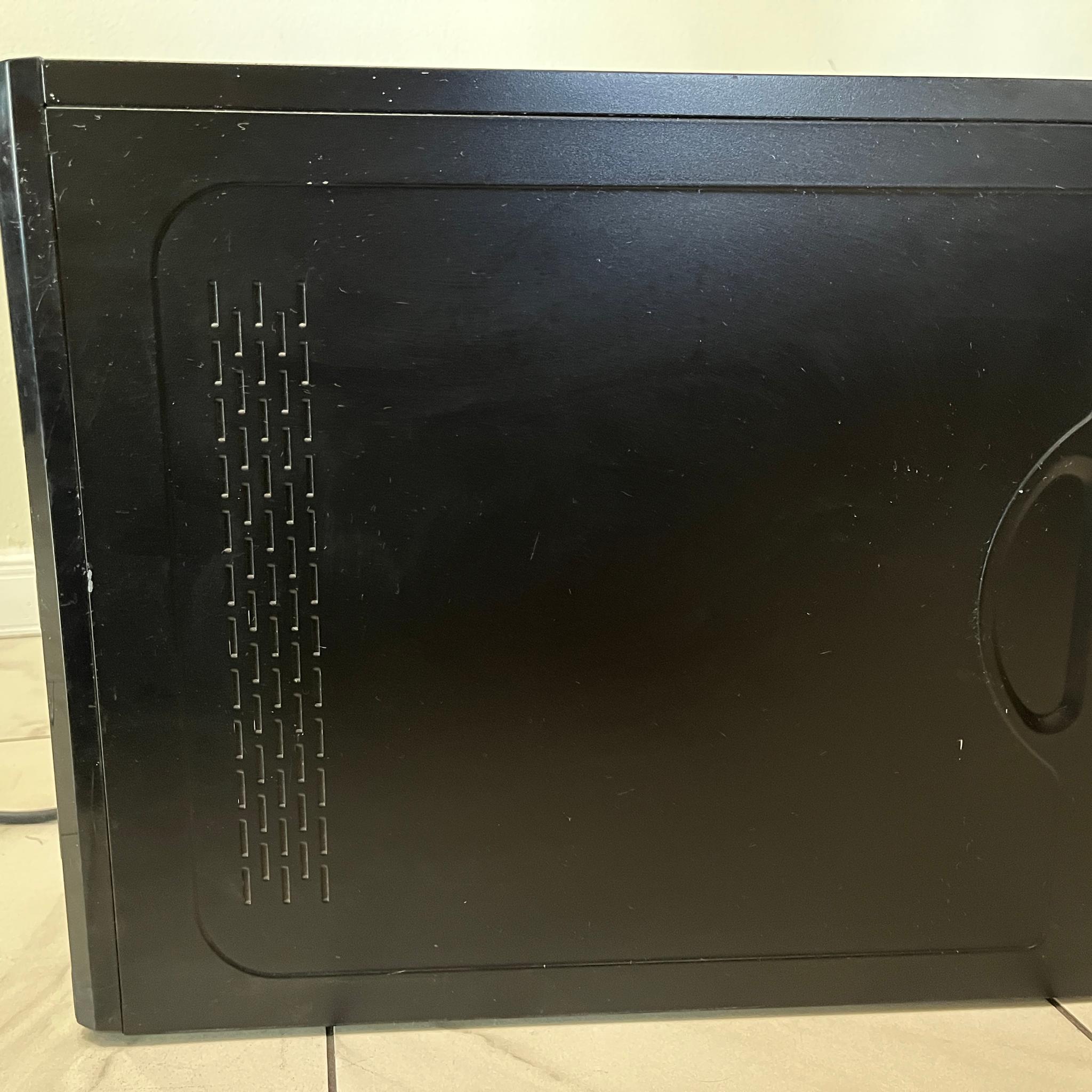 NVIDIA RTX 2060, Intel i7-7700, 16GB RAM, 2.2TB Storage - Gaming PC w/Wi-Fi, BT