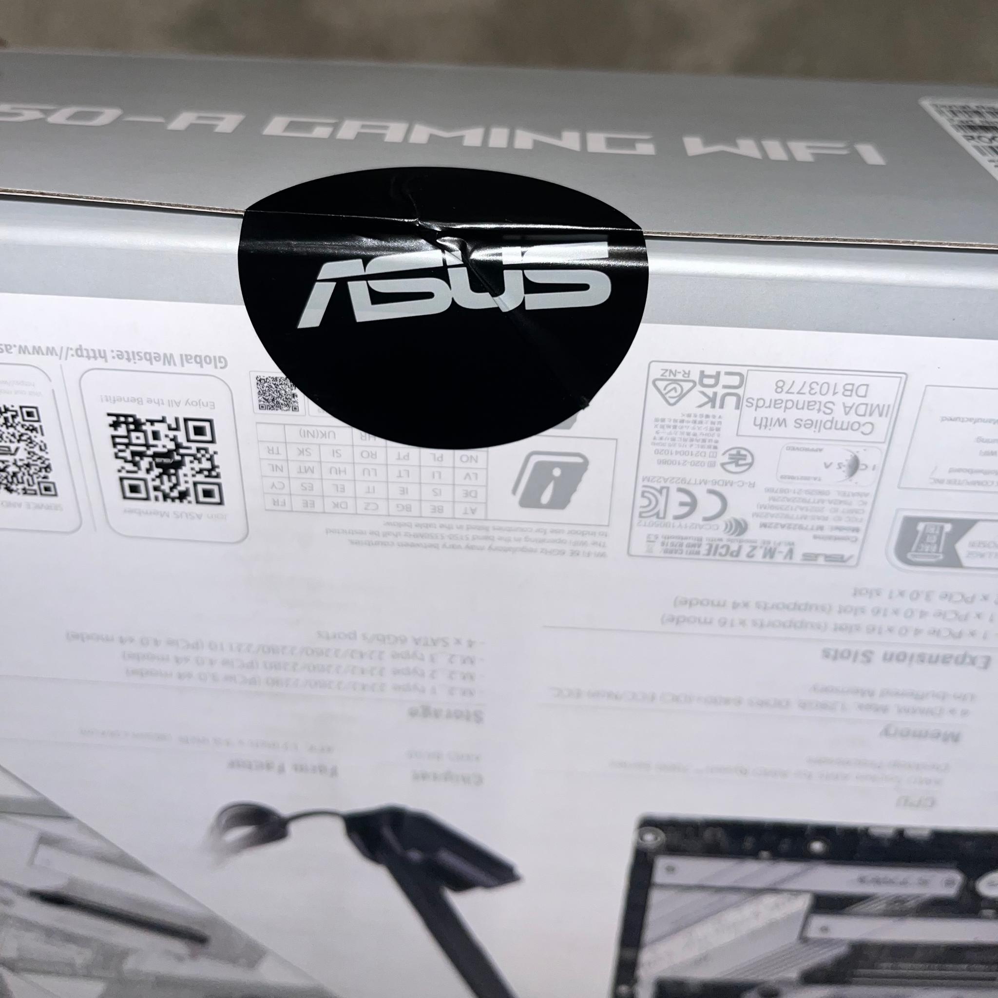 ASUS ROG STRIX B650-A GAMING WIFI (Socket AM5) AMD B650 ATX DDR5 Wi-Fi 6E AURA