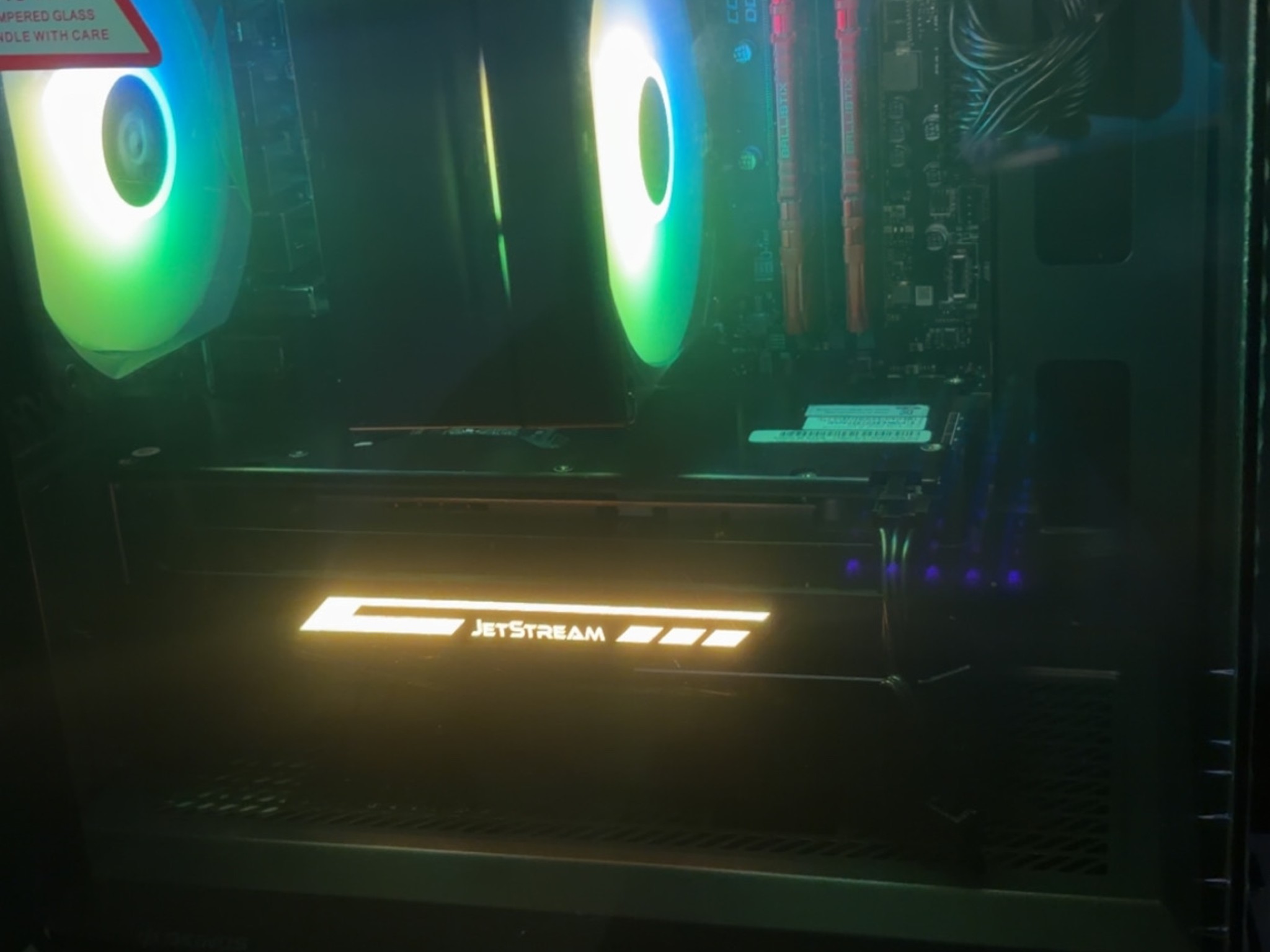 GTX 1060 | Ryzen 3 | 16GB | 512 ssd