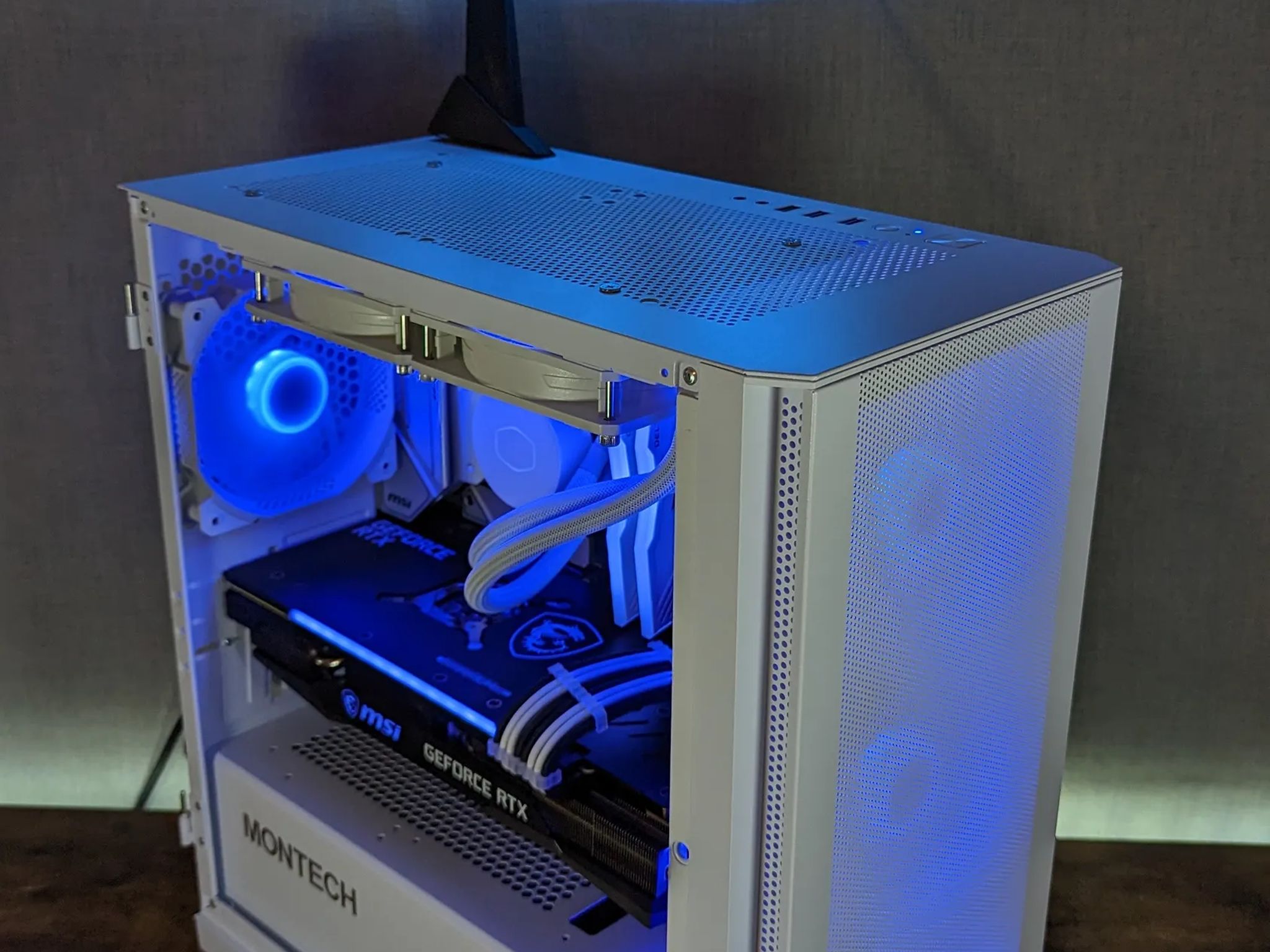 RTX 3070ti // i5 12600K // 16GB 3600Mhz DDR4 // 1TB Gen4 NVMe // WiFi