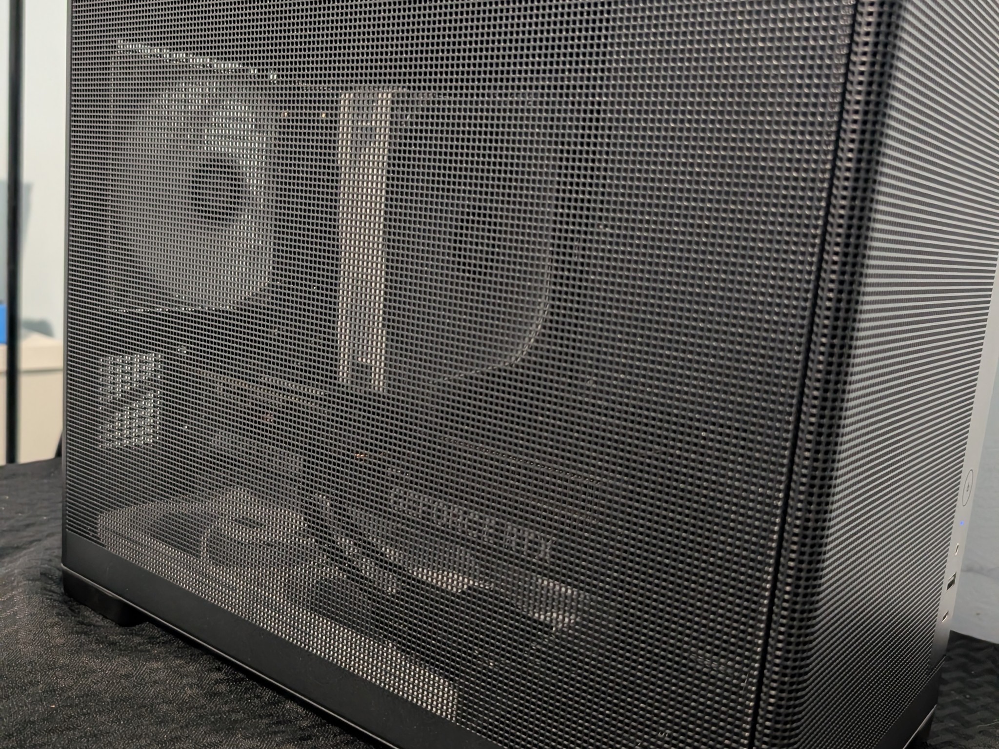 SFF Nvidia Gaming PC RTX 5070-Ryzen 5 7500x3d-32GB DDR5 6000-1 TB NVME mostly new
