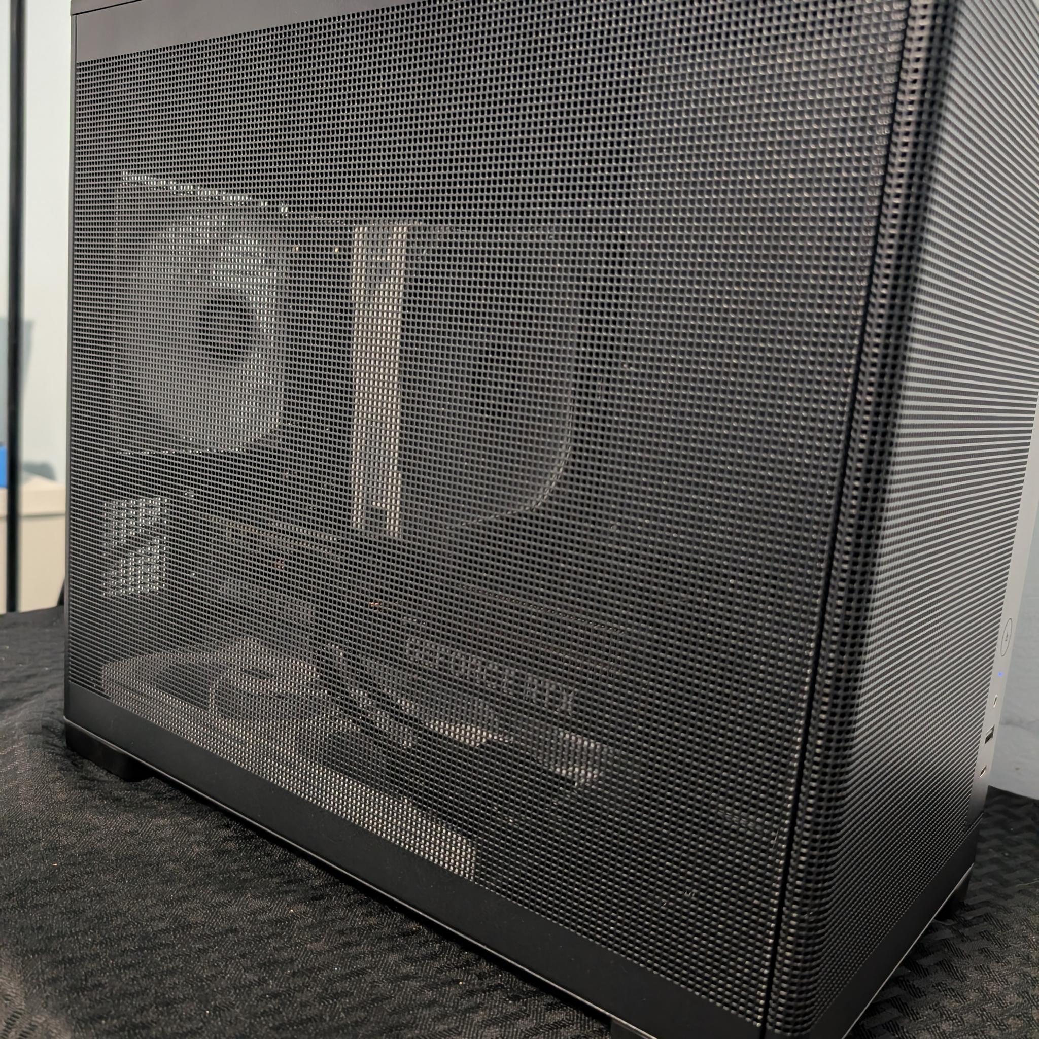 SFF Nvidia Gaming PC RTX 5070-Ryzen 5 7500x3d-32GB DDR5 6000-1 TB NVME mostly new