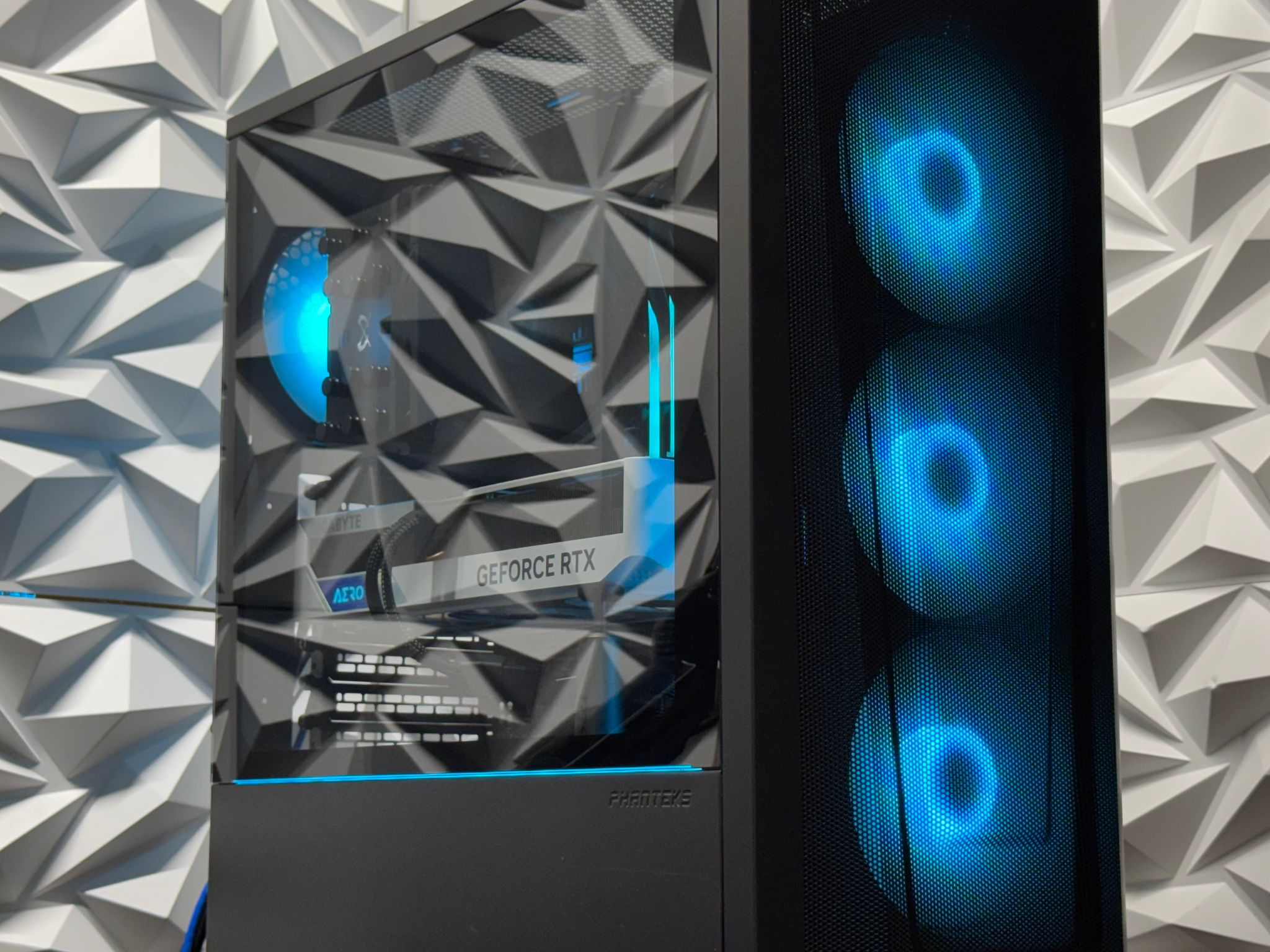 RTX 4070 / Ryzen 5 7600x / 32GB DDR5 / 1TB SSD / Gaming pc / Streaming pc / Creator pc