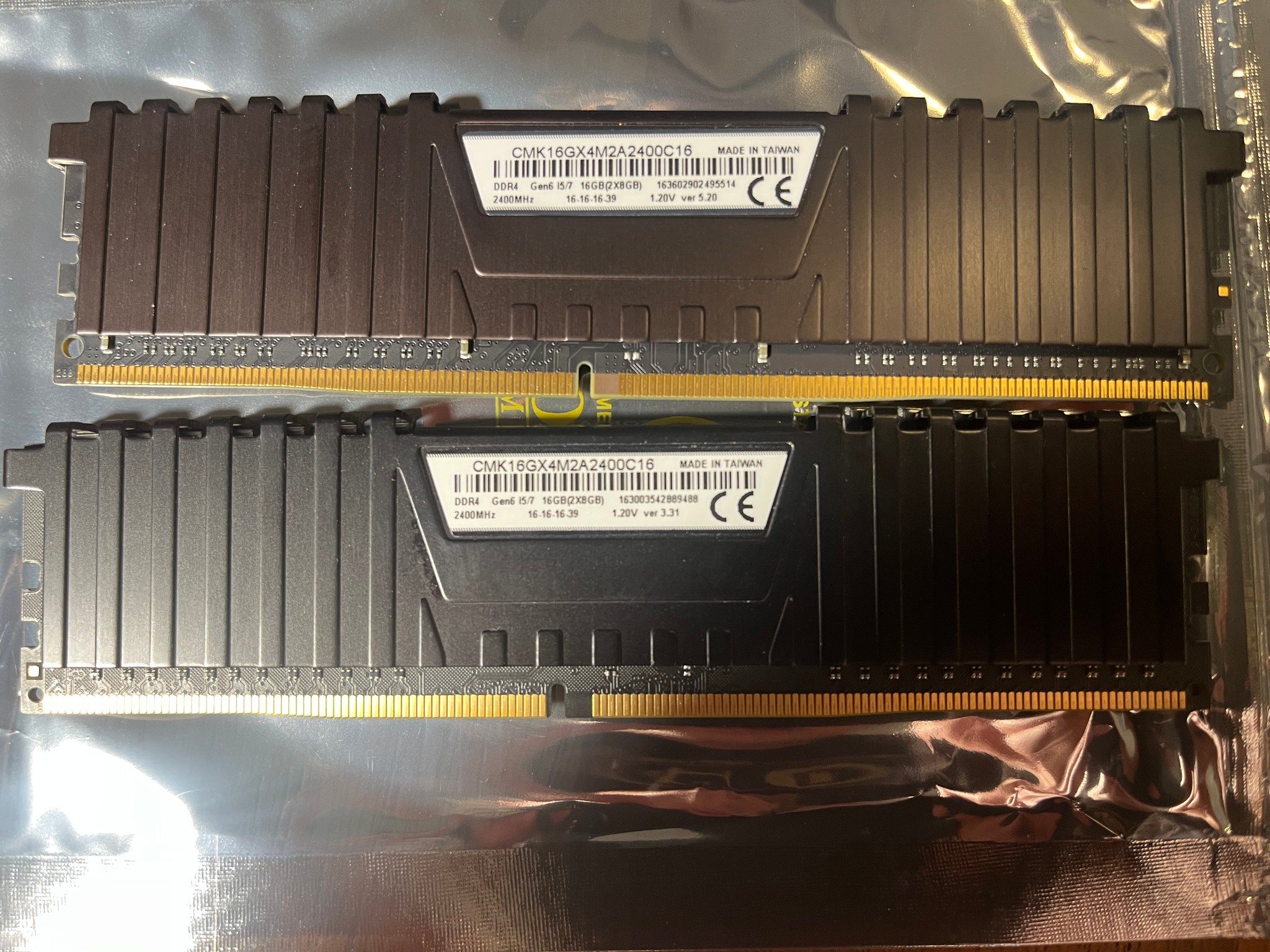 Corsair Vengeance LPX 16GB(2x8GB) DDR4 2400MHz RAM CMK16GX4M2A2400C16