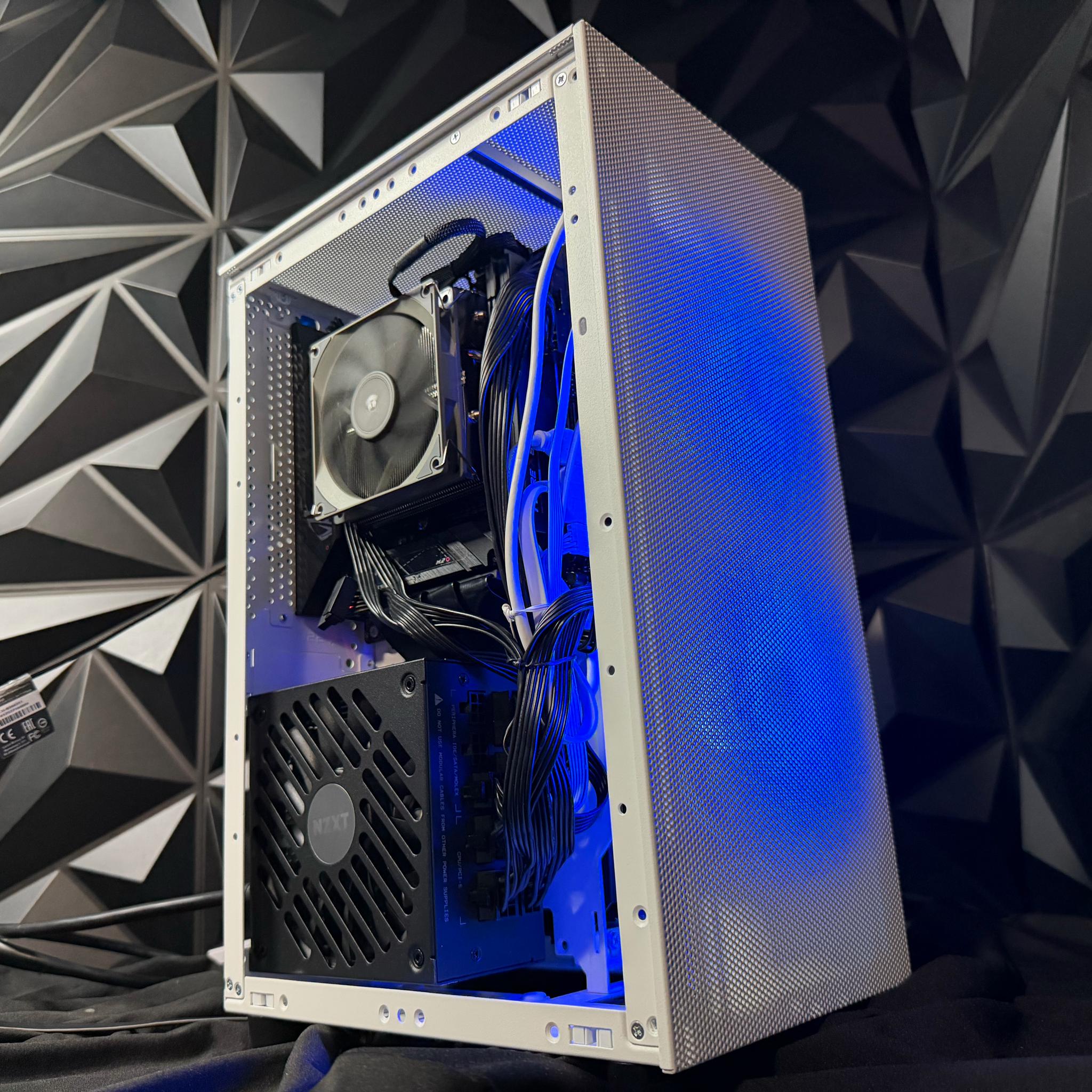 🥛❄️ THE MILK MINI ❄️🥛Ryzen 5 7500X3D| RX 9060XT 16 GB| 32 GB DDR5| 1 TB NVMe| 650W PSU