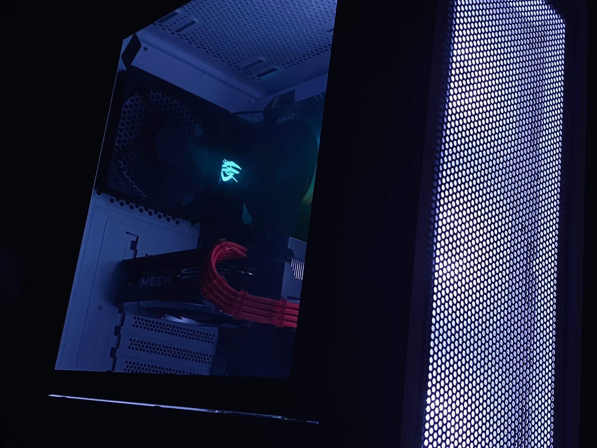 (White)Ryzen 7|RX6600|Rog Strix B550-F|16GB RAM T-Force Delta RGB|512GB M.2. NVMe SSD|Windows 11 Pro