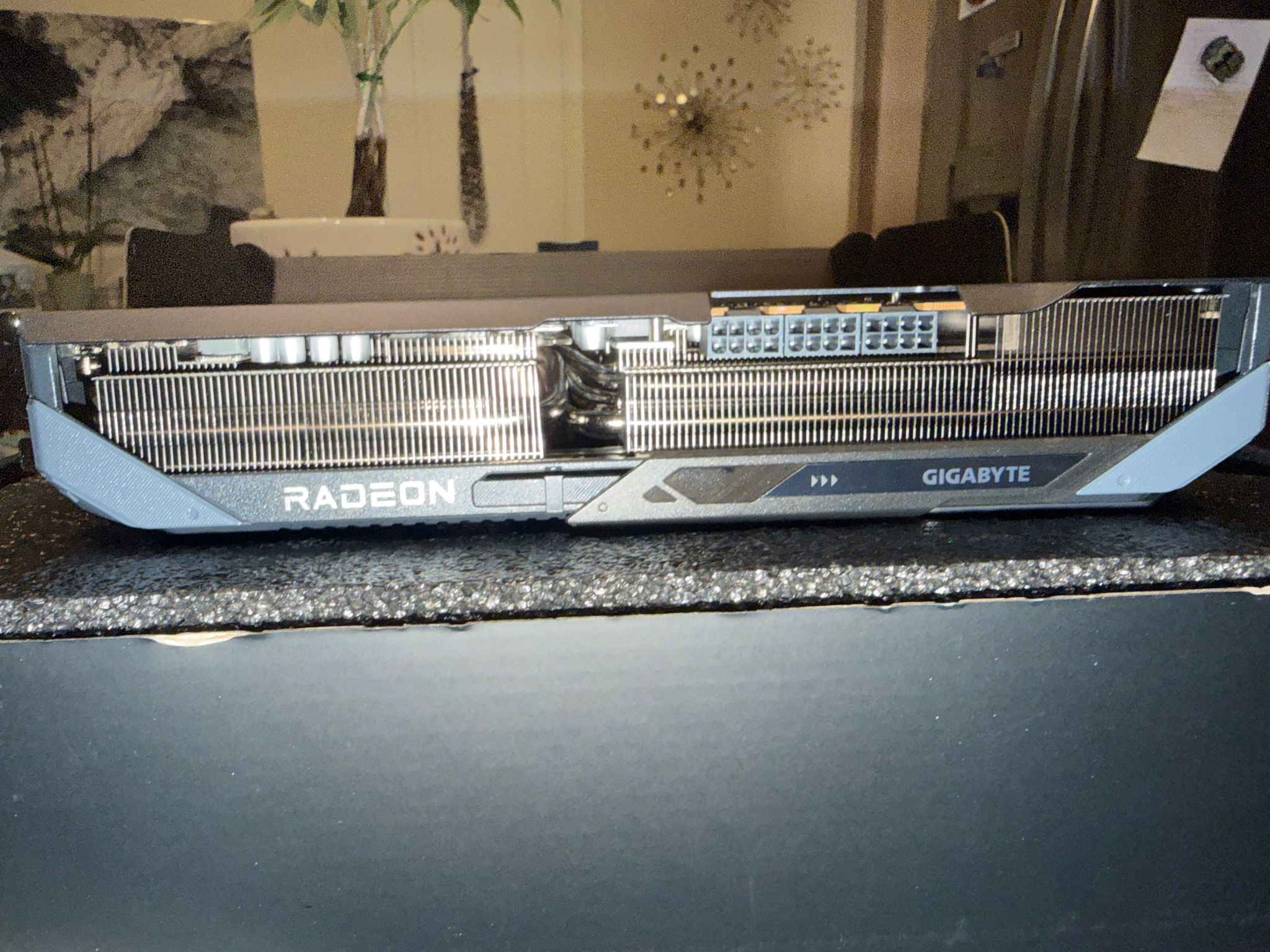 GIGABYTE RX 9070 XT GAMING OC 16G