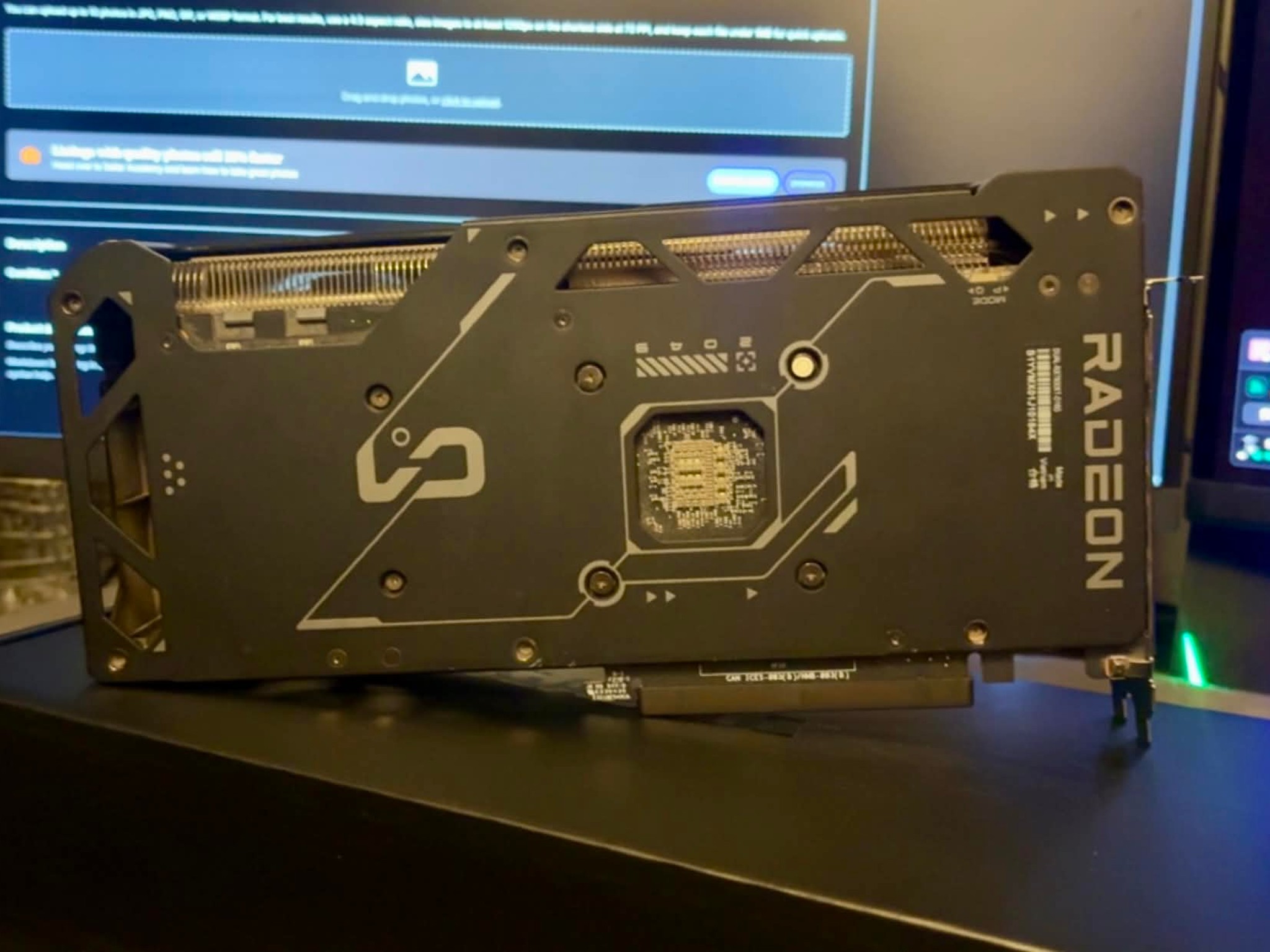 ASUS DUAL OC Radeon RX 7800 XT