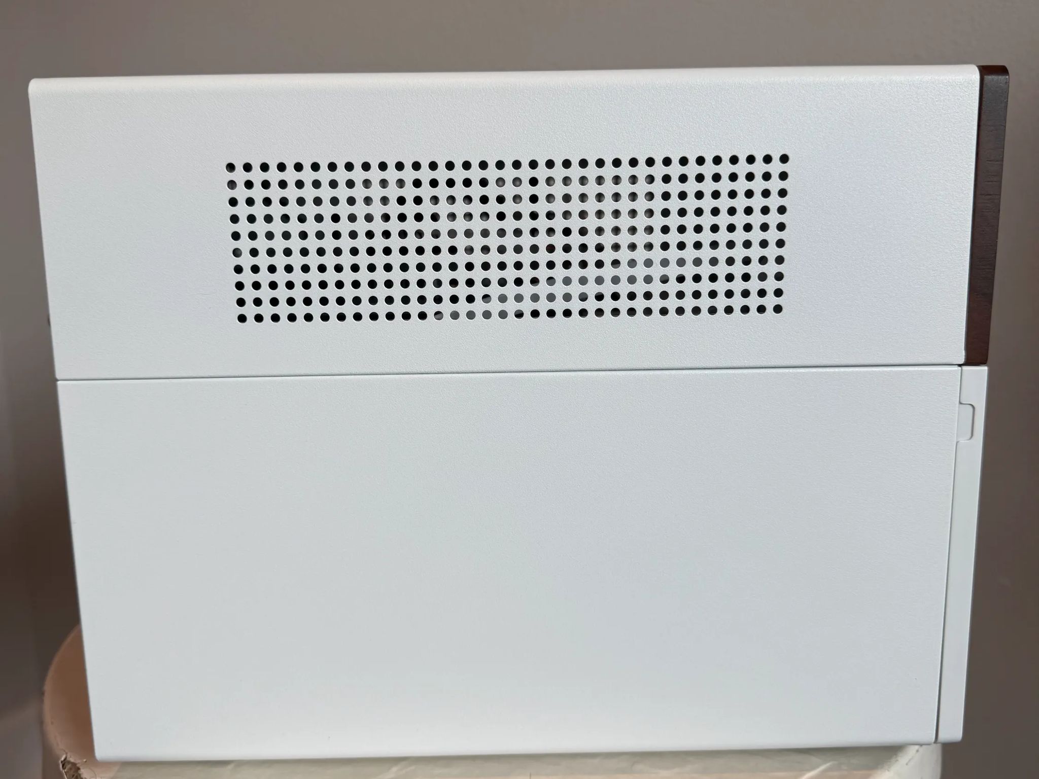 Jonsbo N4 8-Bay NAS - N100 4-Core, 16GB DDR5, 256GB NVME SSD, 4* 2.5G Ethernet Ports