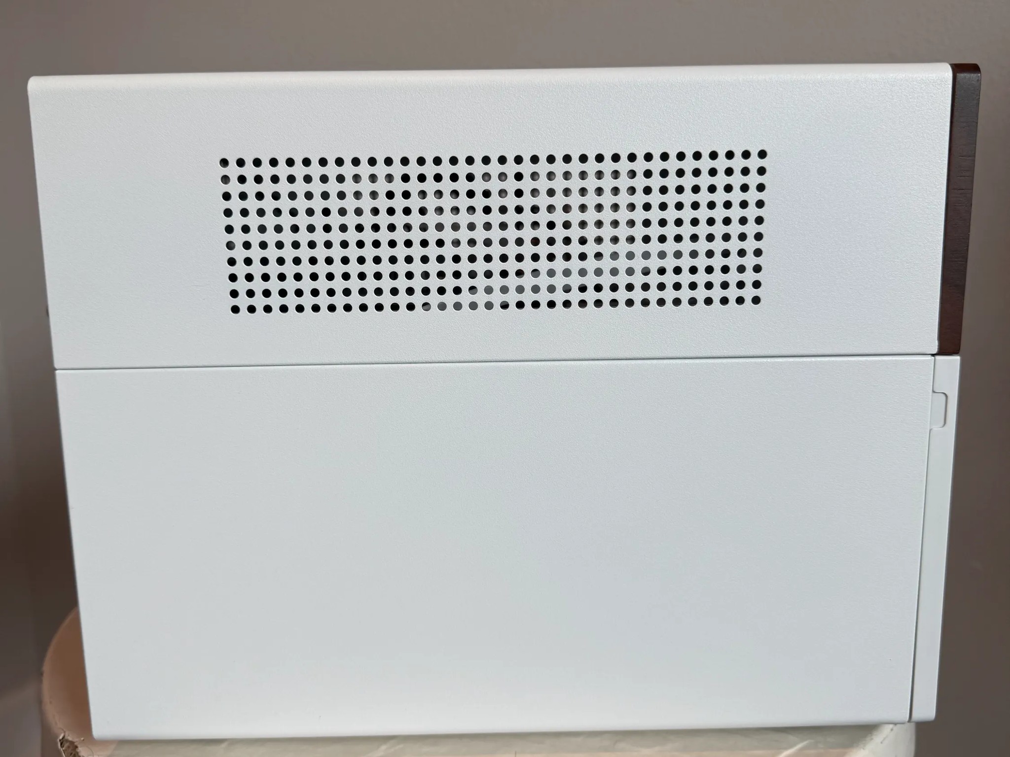Jonsbo N4 8-Bay NAS - N100 4-Core, 16GB DDR5, 256GB NVME SSD, 4* 2.5G Ethernet Ports