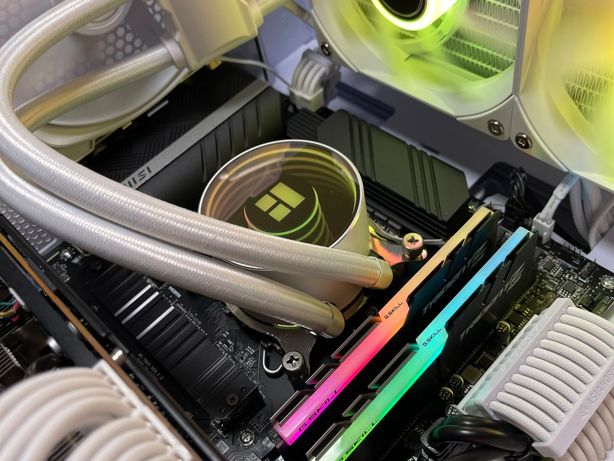 Gaming PC | INTEL i5 12600K | RTX 3080 10GB| 32GB DDR4 | 2TB GEN4 SSD