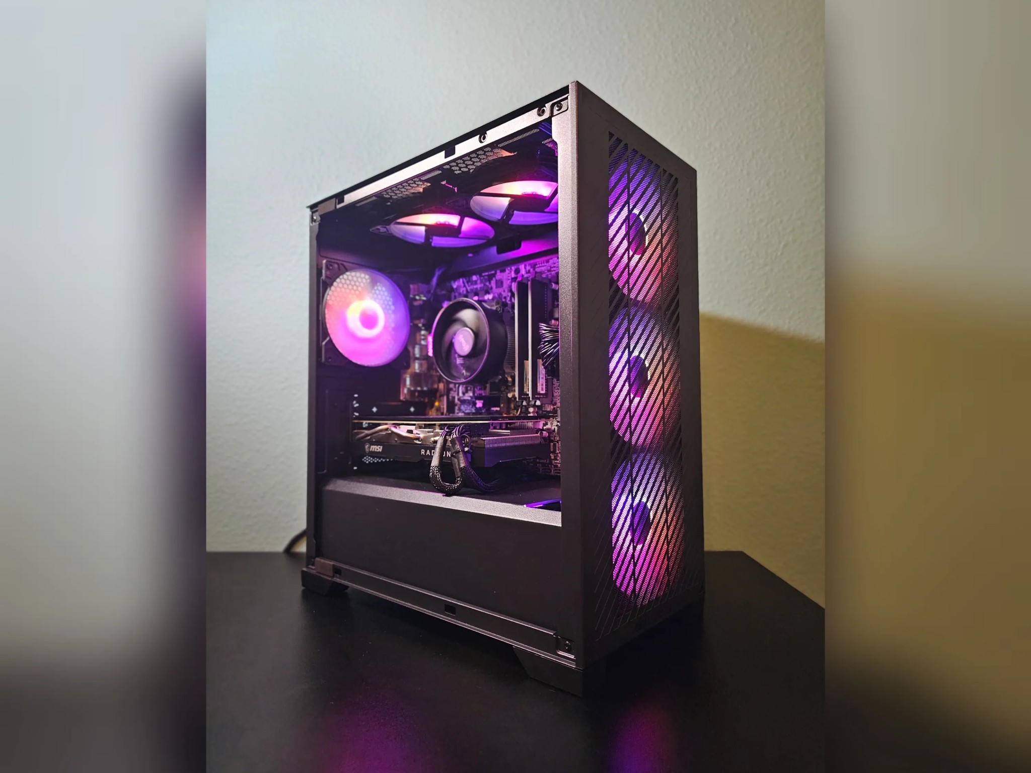 1080p RGB Lite / RX 5700-XT / Ryzen 5 / 16GB DDR4 / 1TB SSD
