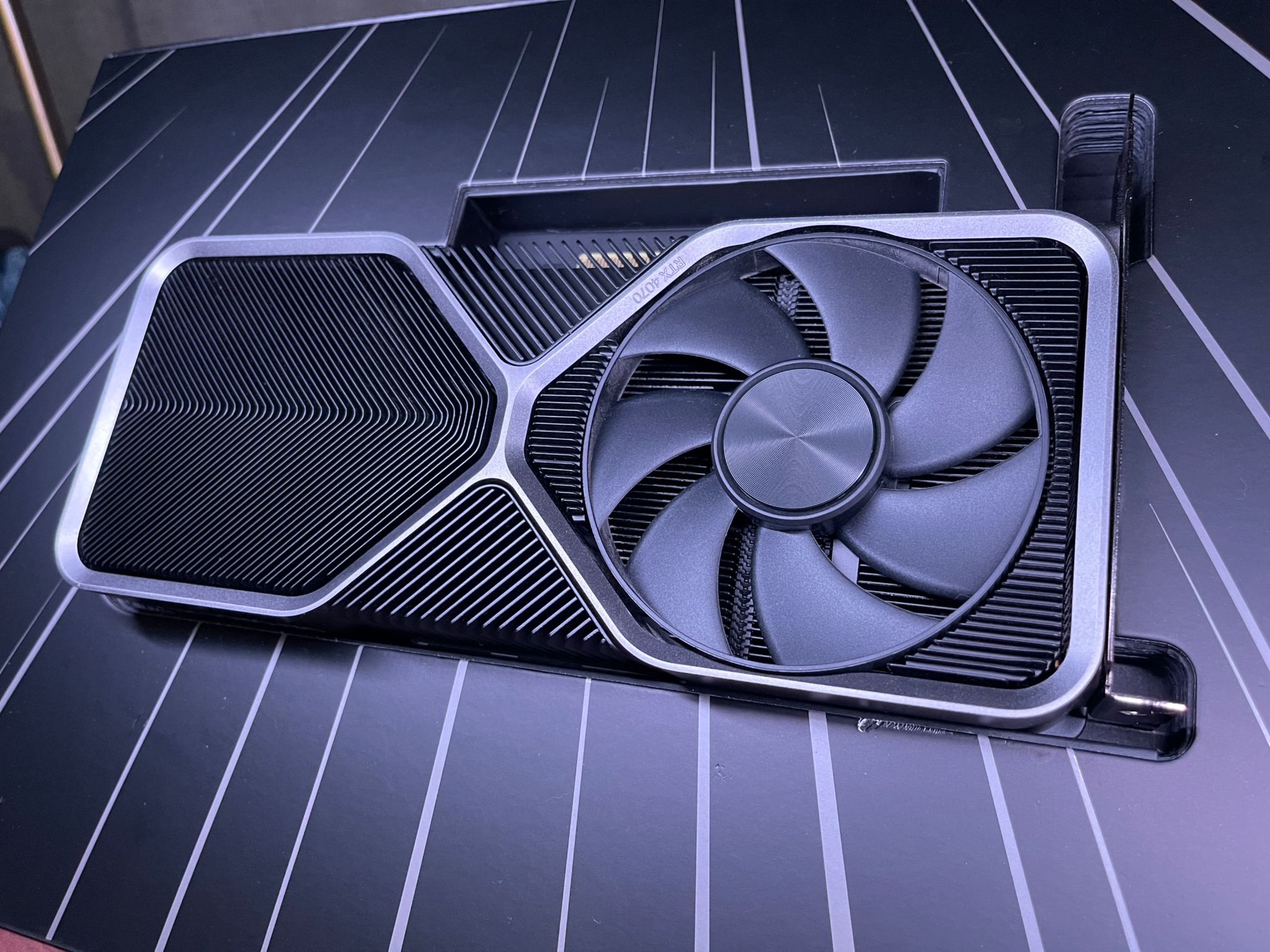NVIDIA RTX 4070 FOUNDERS EDITION | PCIE ADAPTER CABLE NOT INCLUDED
