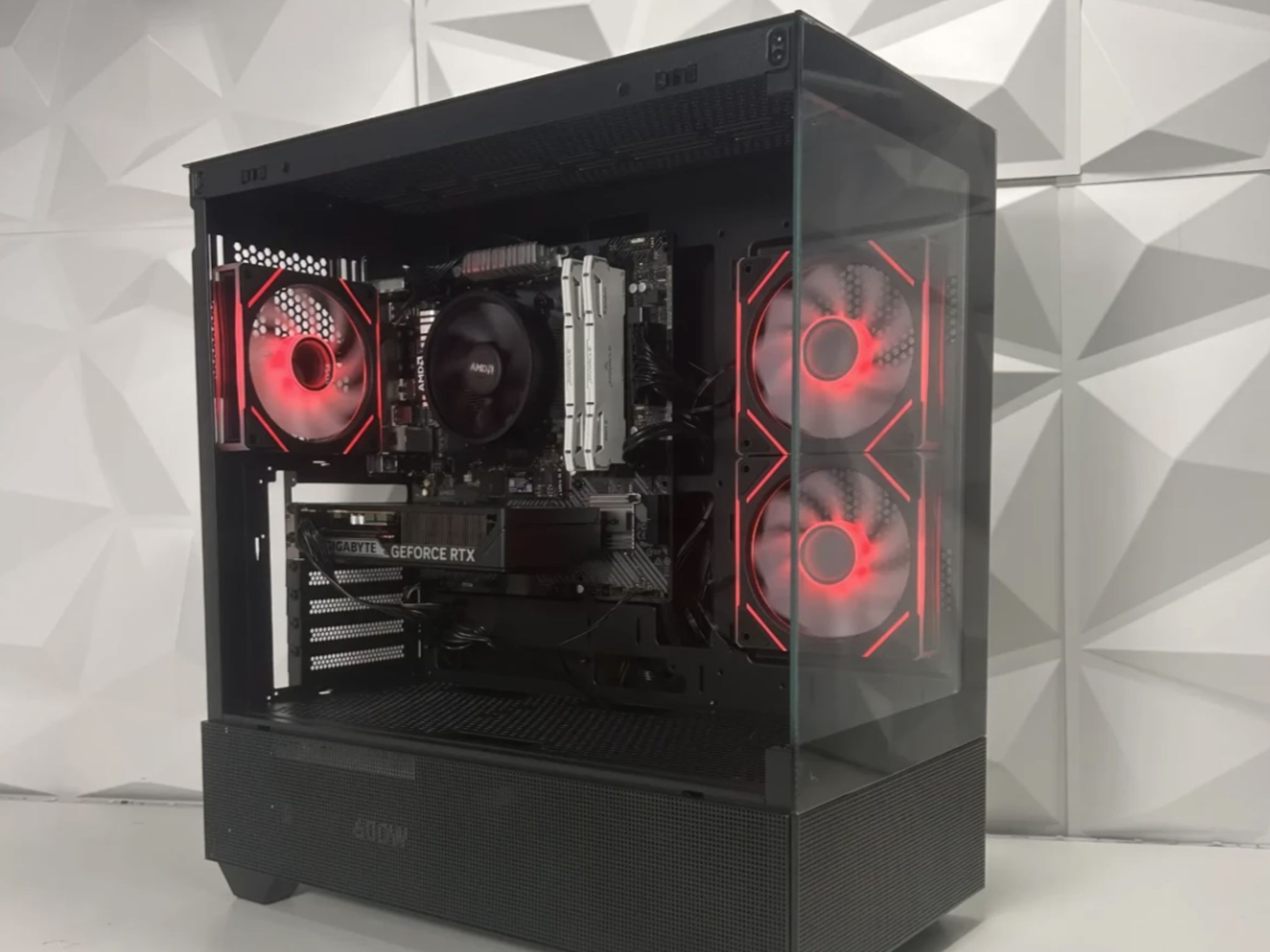 😡💢 //FURY V2// 💢😡 - RX 9060 XT 8GB, Ryzen 5 5500, 1TB SSD, 32GB DDR4