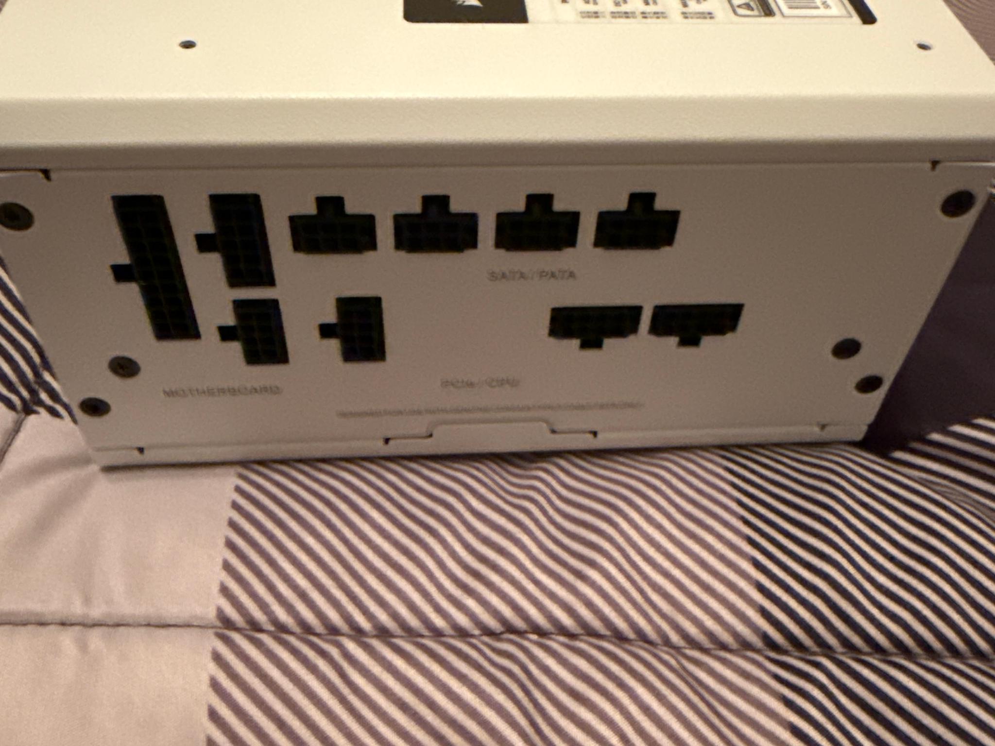 Corsair RM750X Shift 80 Gold+