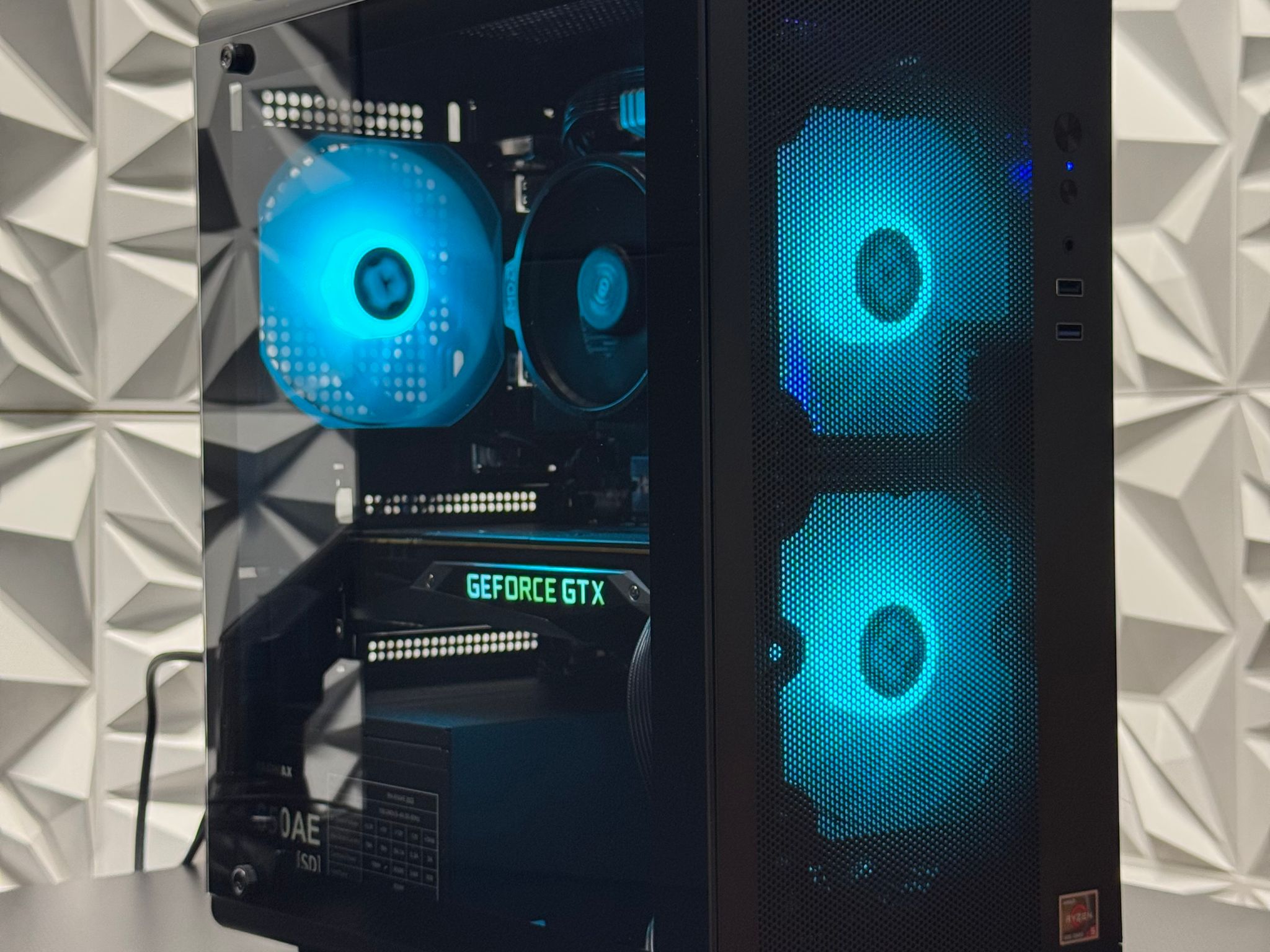 Gtx 1080, Ryzen 5 5500, 16GB ram, 500GB Samsung ssd, 650w psu, arc raiders, fortnite, R6, BF6