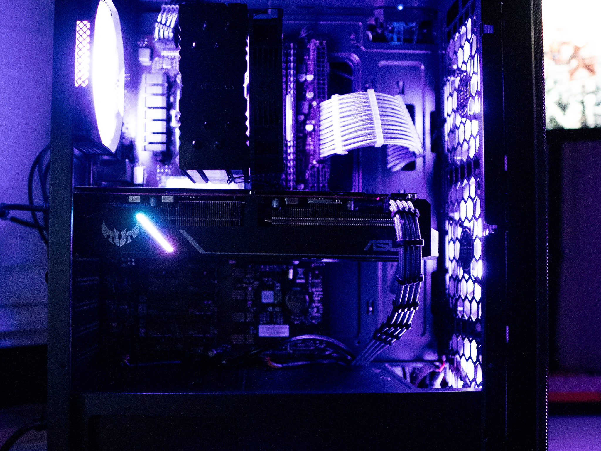 ⚫🟣 | RX 5600XT | INTEL i5 9400F | 32GB DDR4 RAM | 128GB NVME SSD + 1TB HDD | Amethyst Achiever |