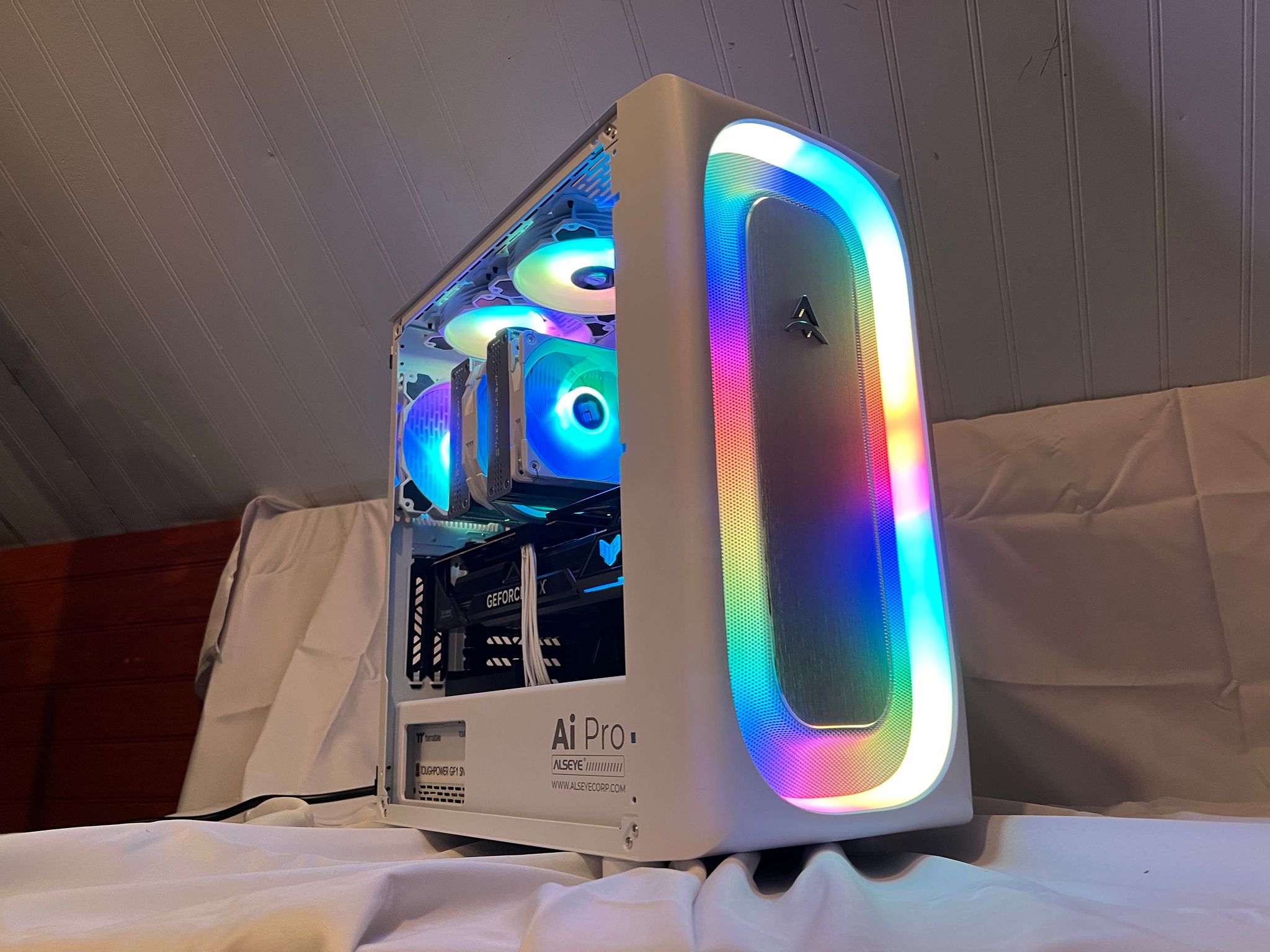 "The Star Stealer" / Ryzen 7 7800x3d, TUF RTX 4080 OC, 5Tb, 32gb ddr5 gaming pc with evga keyboard