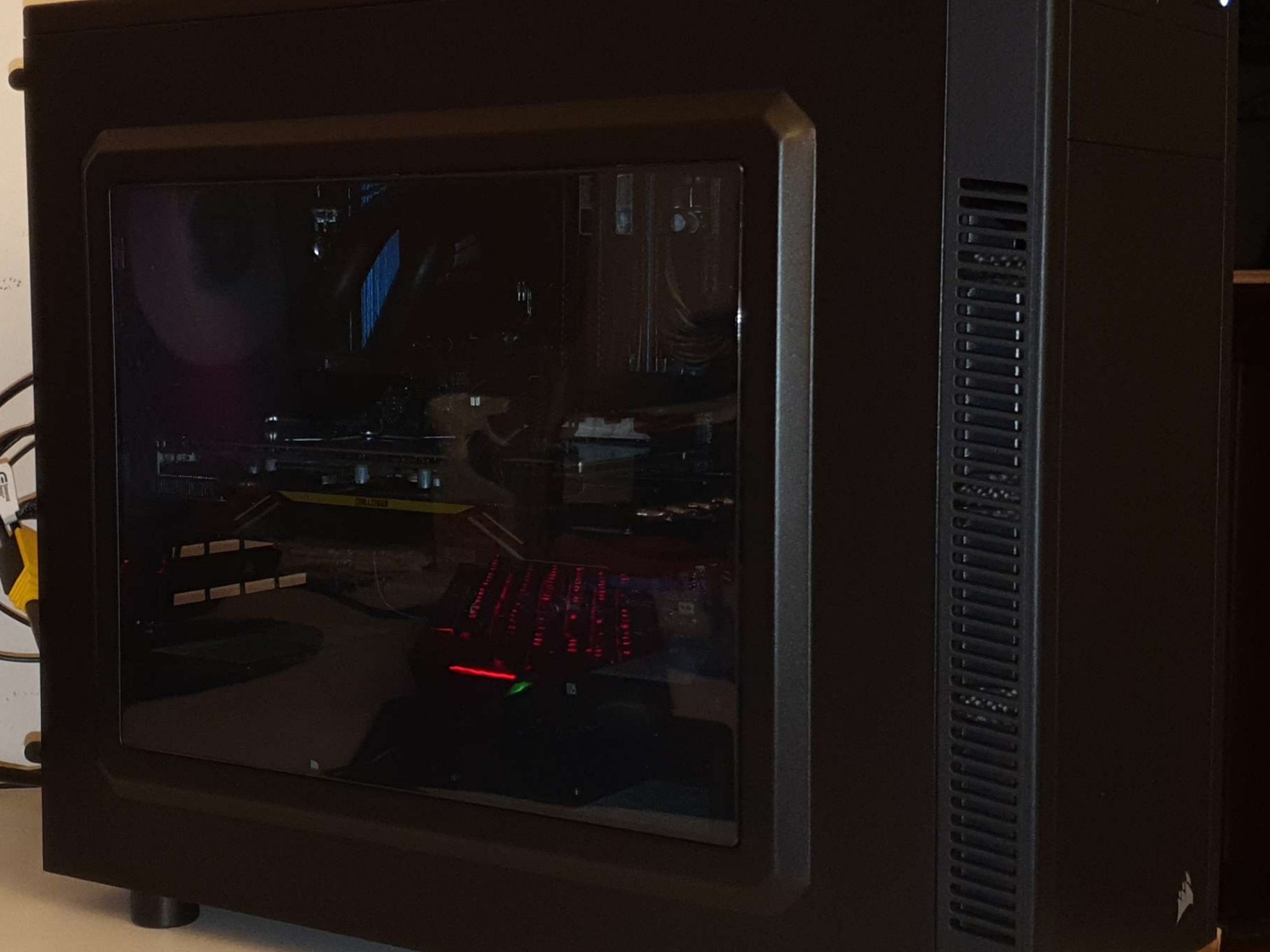 GAMING PC - CORE i5 / RX 5700 XT / 16GB RAM / 1TB SSD / LIQUID COOLED