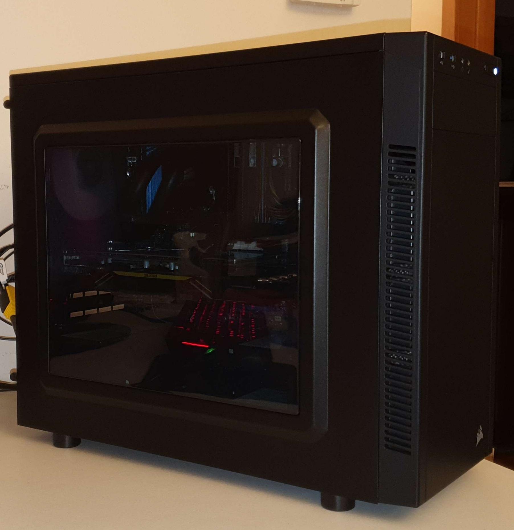GAMING PC - CORE i5 / RX 5700 XT / 16GB RAM / 1TB SSD / LIQUID COOLED