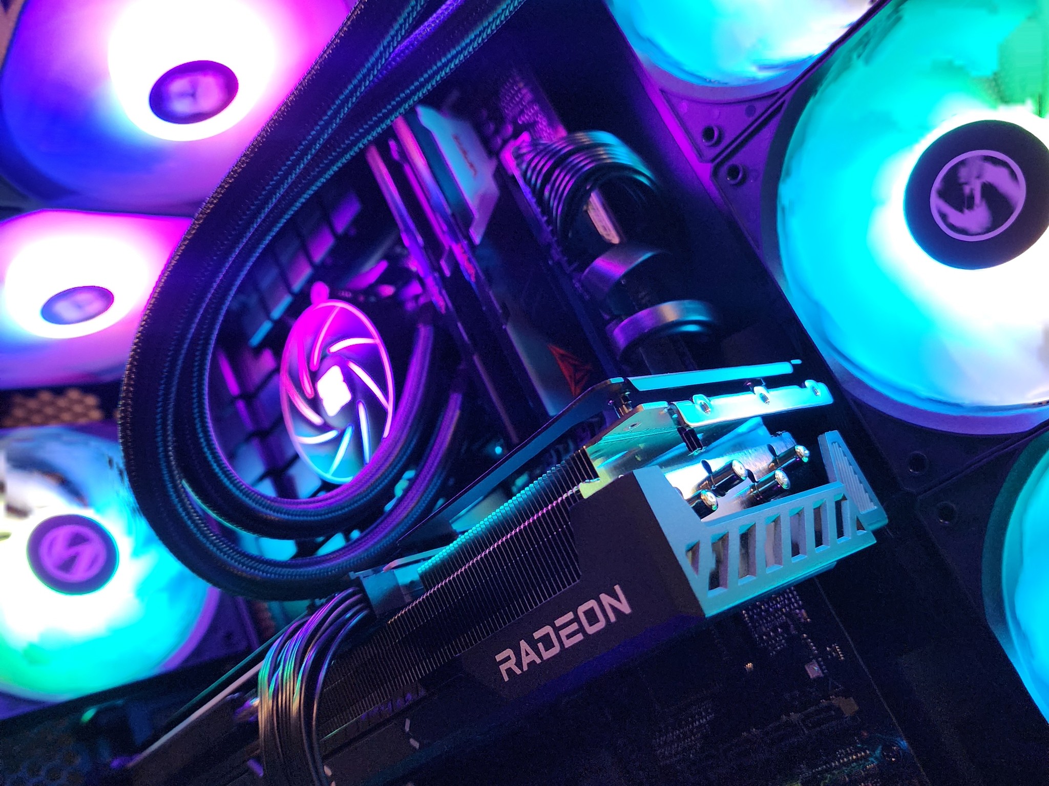 RX 9070 XT / Ryzen 9 7900X / 32GB DDR5 / 1TB NVMe