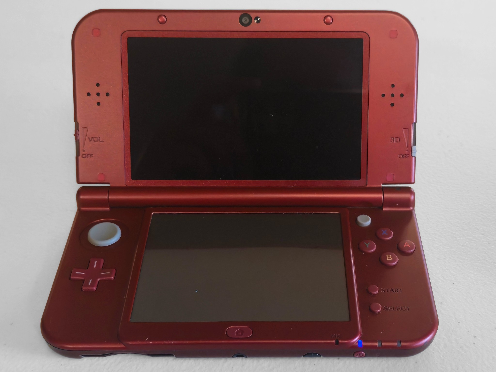 Nintendo "New" 3DS XL Red Launch Edition - 128GB SDCard - US Version - Excellent