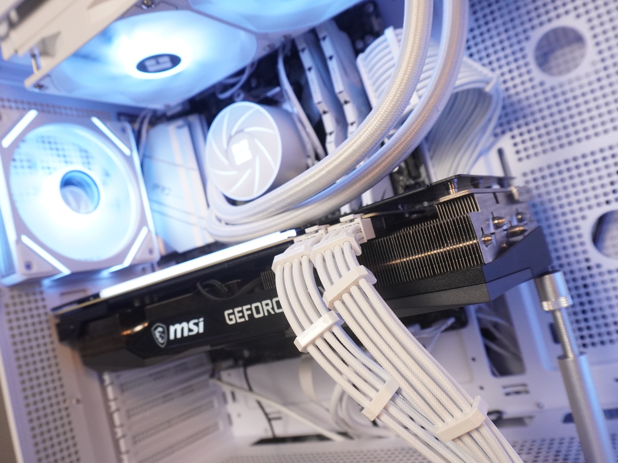 🤍AESTHETIC🤍 1440p/1080p MACHINE 💚RTX 3070ti 🧡 Ryzen 7 5800XT | 1TB NVME | 32GB | WIN 11