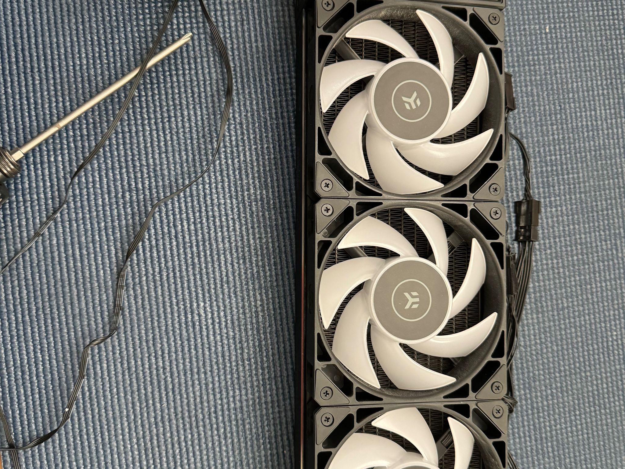 EK Nucleus AIO CR360 Lux D-RGB