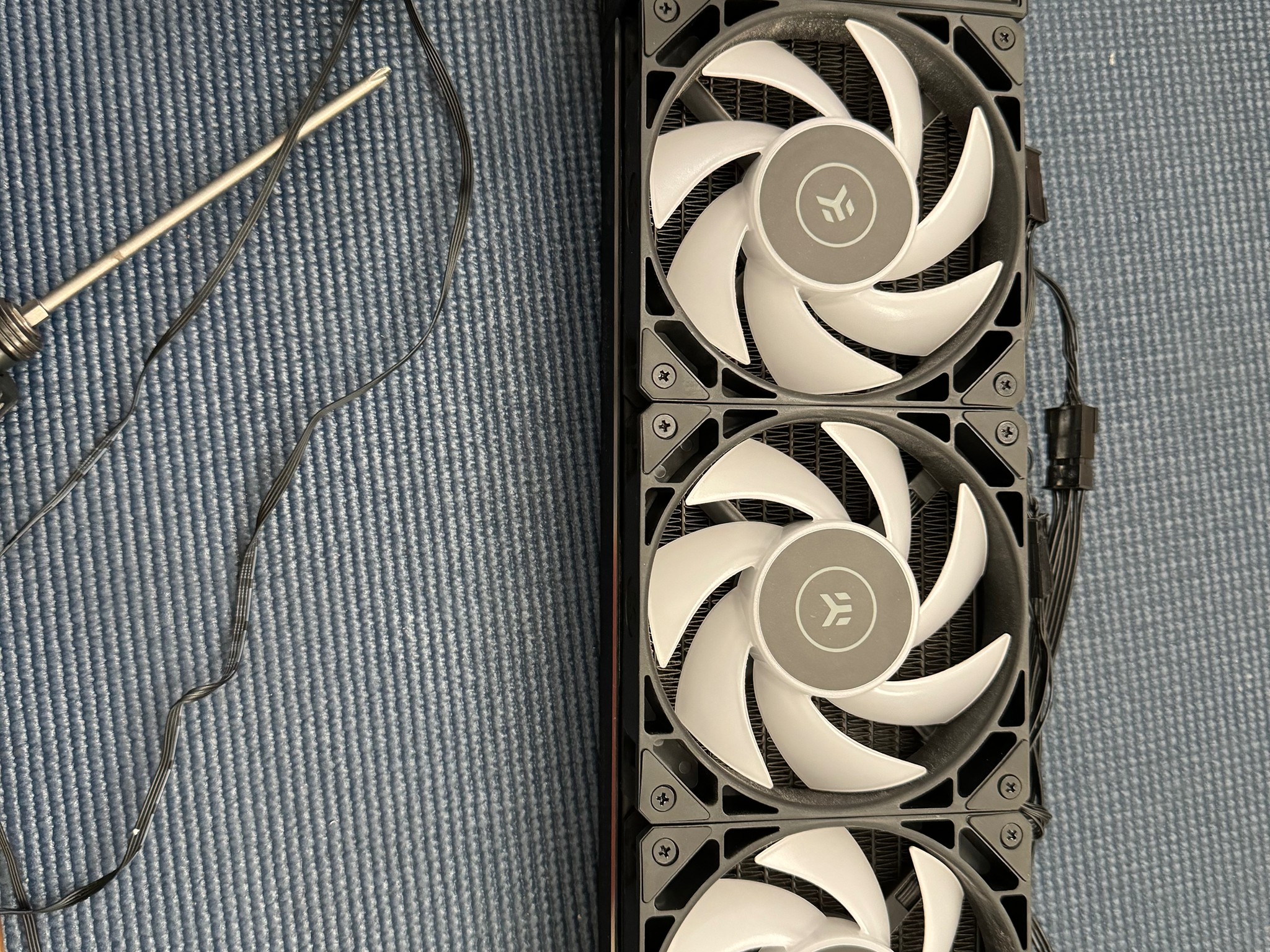 EK Nucleus AIO CR360 Lux D-RGB