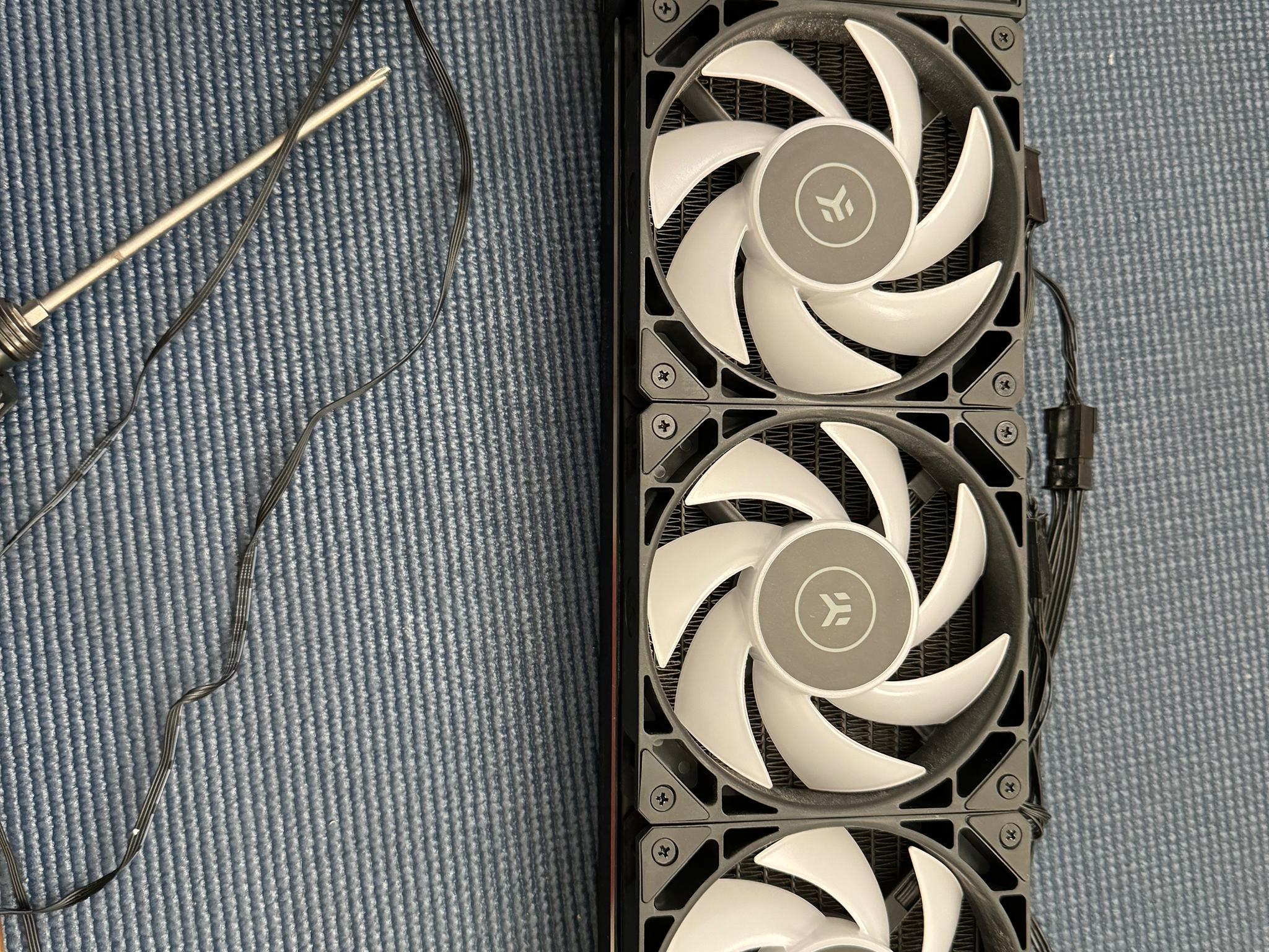 EK Nucleus AIO CR360 Lux D-RGB