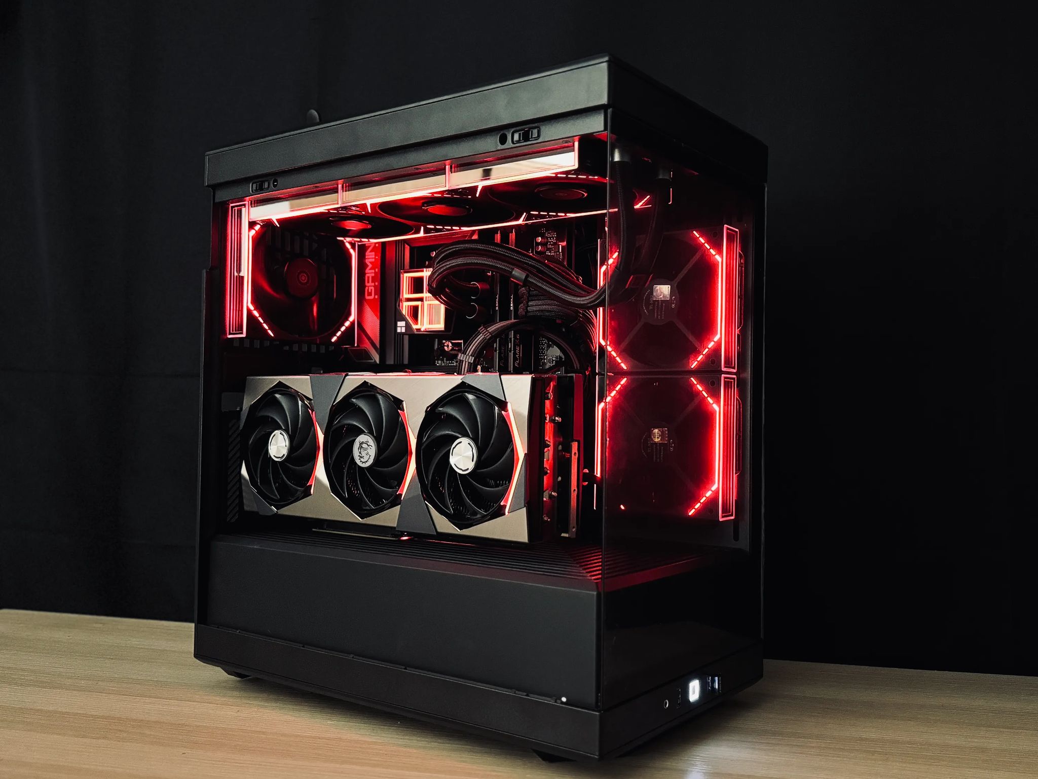🏮SOLARIS | 4K GAMING PC : RTX 4070TI, Ryzen 7 7700X, 32GB DDR5, 2TB SSD, WIFI