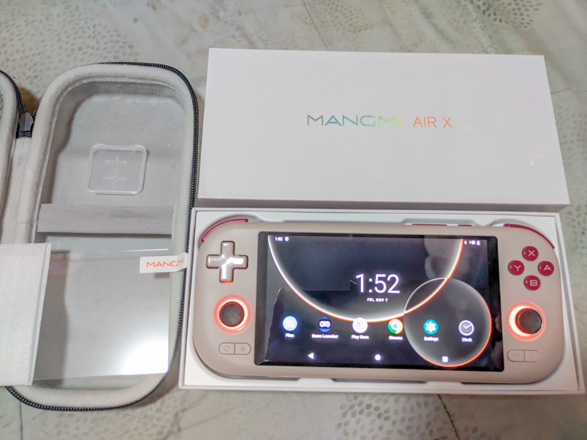Mangmi Air X Game Console,5.5 Inch IPS LCD Android 14 System and 5000mAh Battery Video Games Console