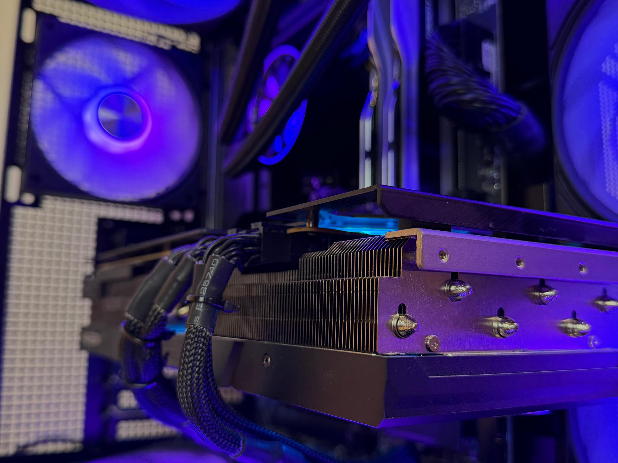 Radeon RX 7900 XT Custom Gaming PC - Ryzen 7 9800X3D