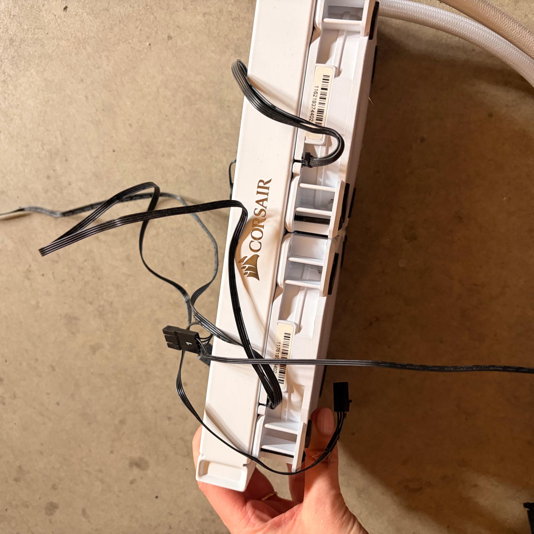 CORSAIR WHITE LIQUID CPU COOLER - NEVER USED