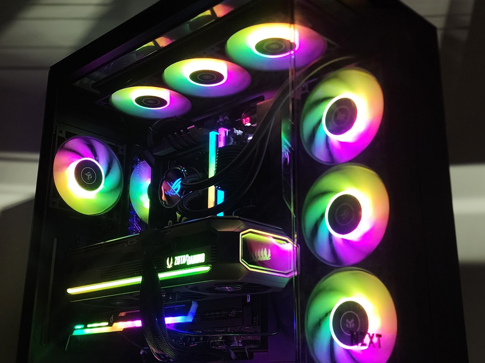 Gaming PC Ryzen 9 7950X3D 32GB RAM 4TB SSD 5070 Ti 16GB Windows 11 Computer