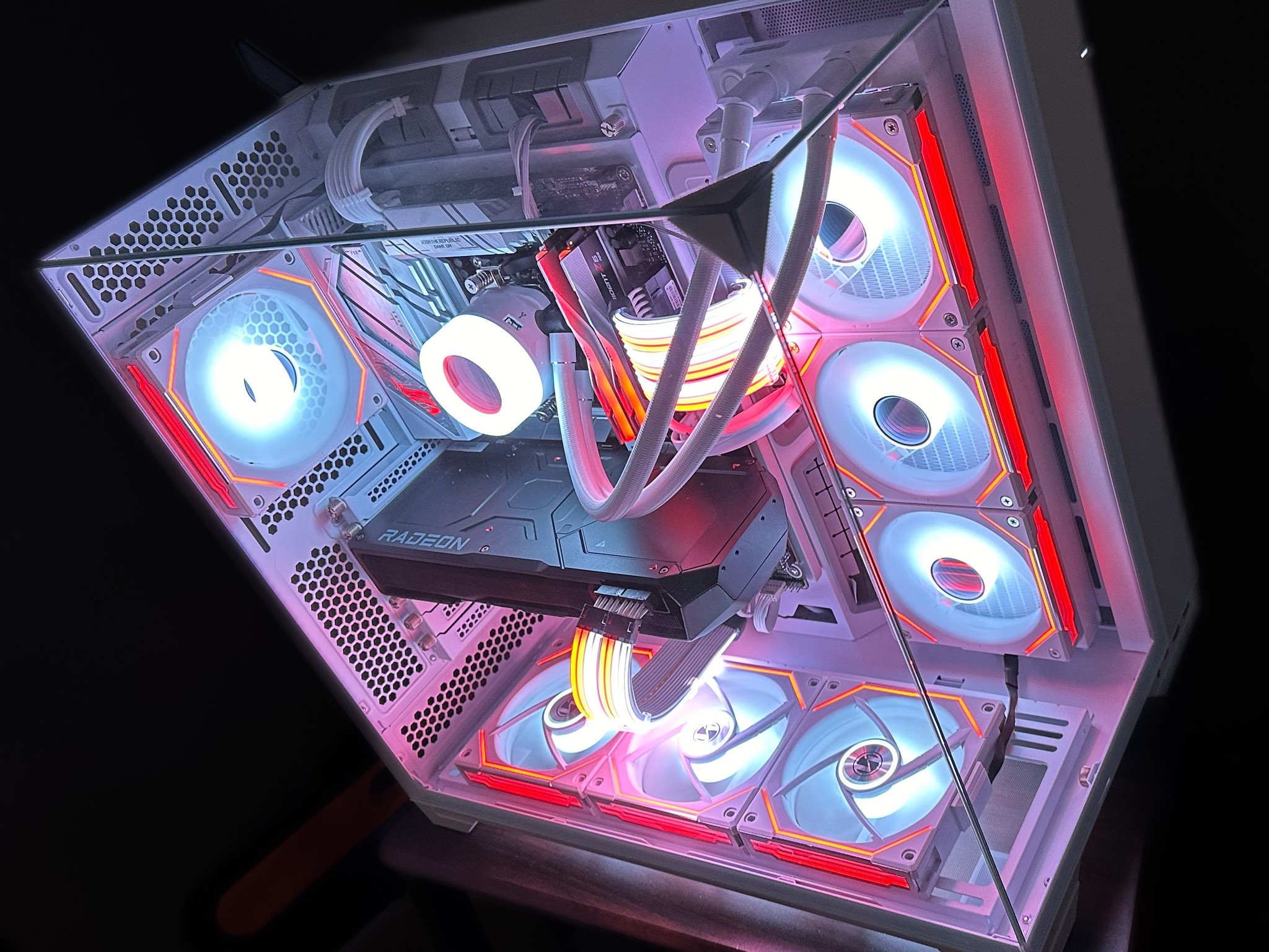 Ryzen 7 7700X|Radeon 7900 XTX 24 Gb in O11 Vision