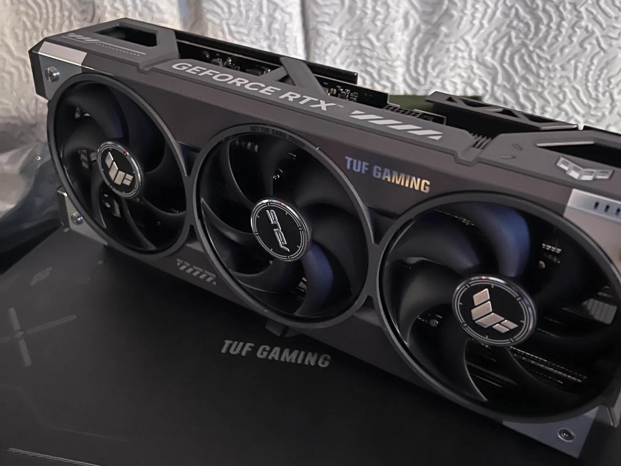 ASUS TUF Gaming GeForce RTX™ 5080 16GB GDDR7 OC Edition *Lightly Used w/Original Packaging*