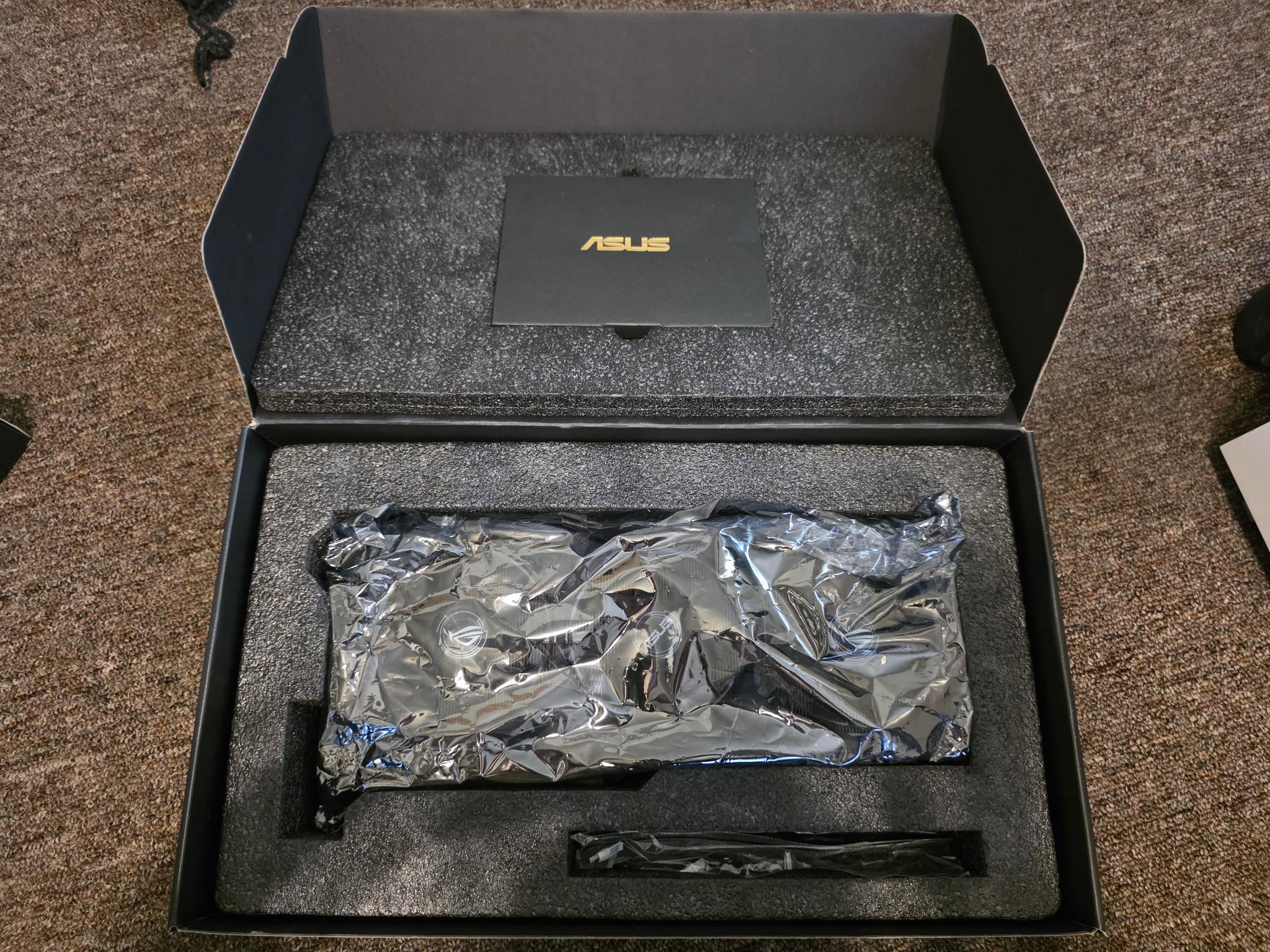 ASUS ROG Strix GeForce RTX 2080 Ti Gaming OC - Image 3